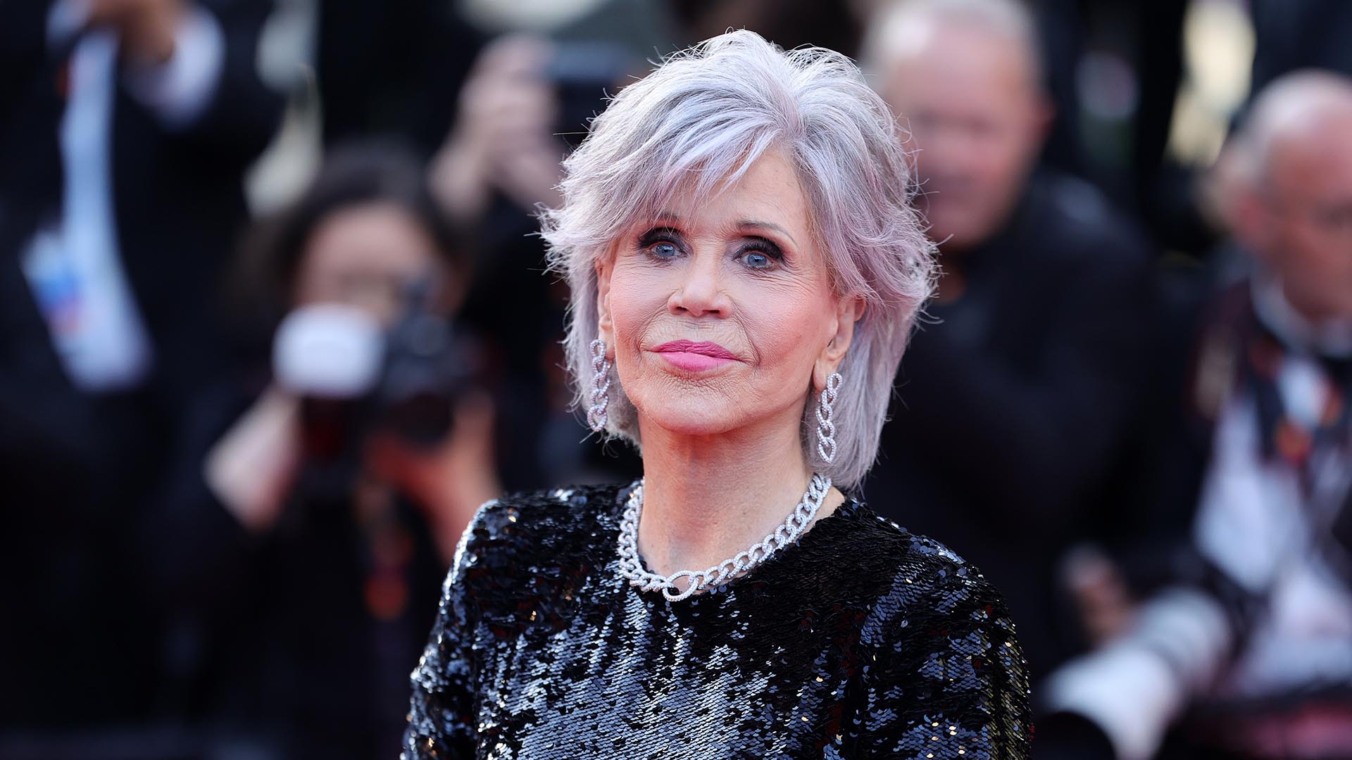 Jane Fonda joga prêmio na cabeça de diretora em Cannes