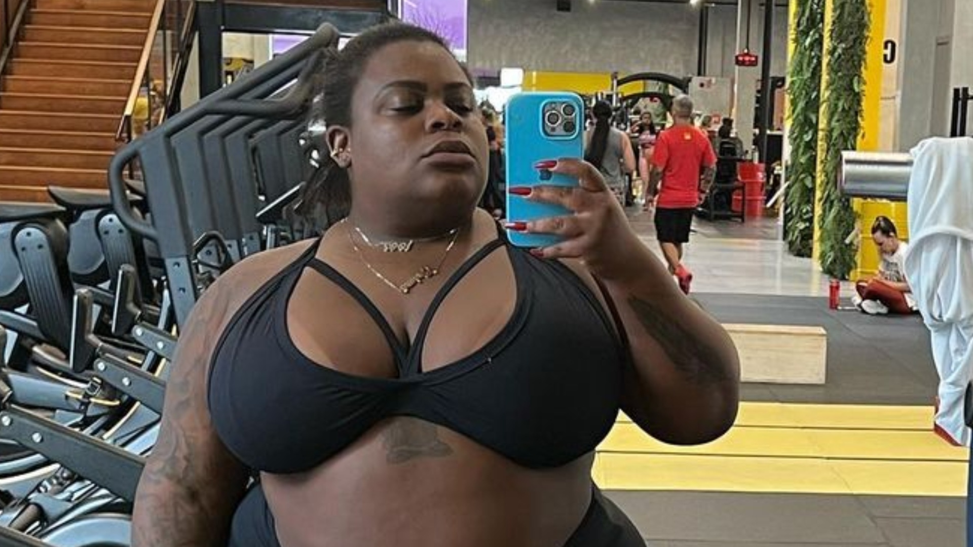 Jojo Todynho choca ao exibir barriga mais magra na academia: ”Orgulho de você”