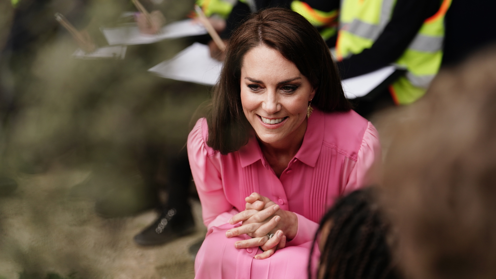 Kate Middleton se recusa a dar autógrafo em evento e dispara: “Uma dessas regras”