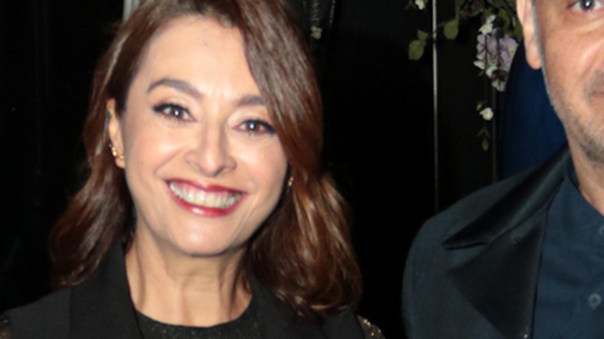 Discreta na vida pessoal, Cátia Fonseca surge com o marido em noite de show