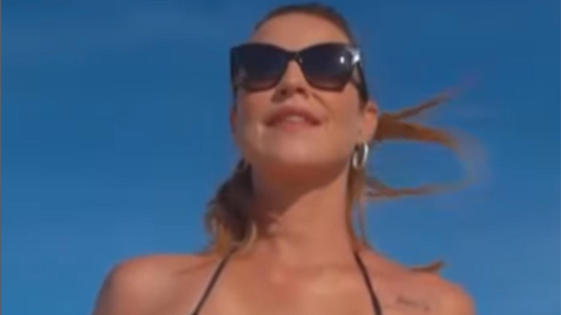 Luana Piovani exibe corpaço sarado ao aparecer só de biquíni hot pants