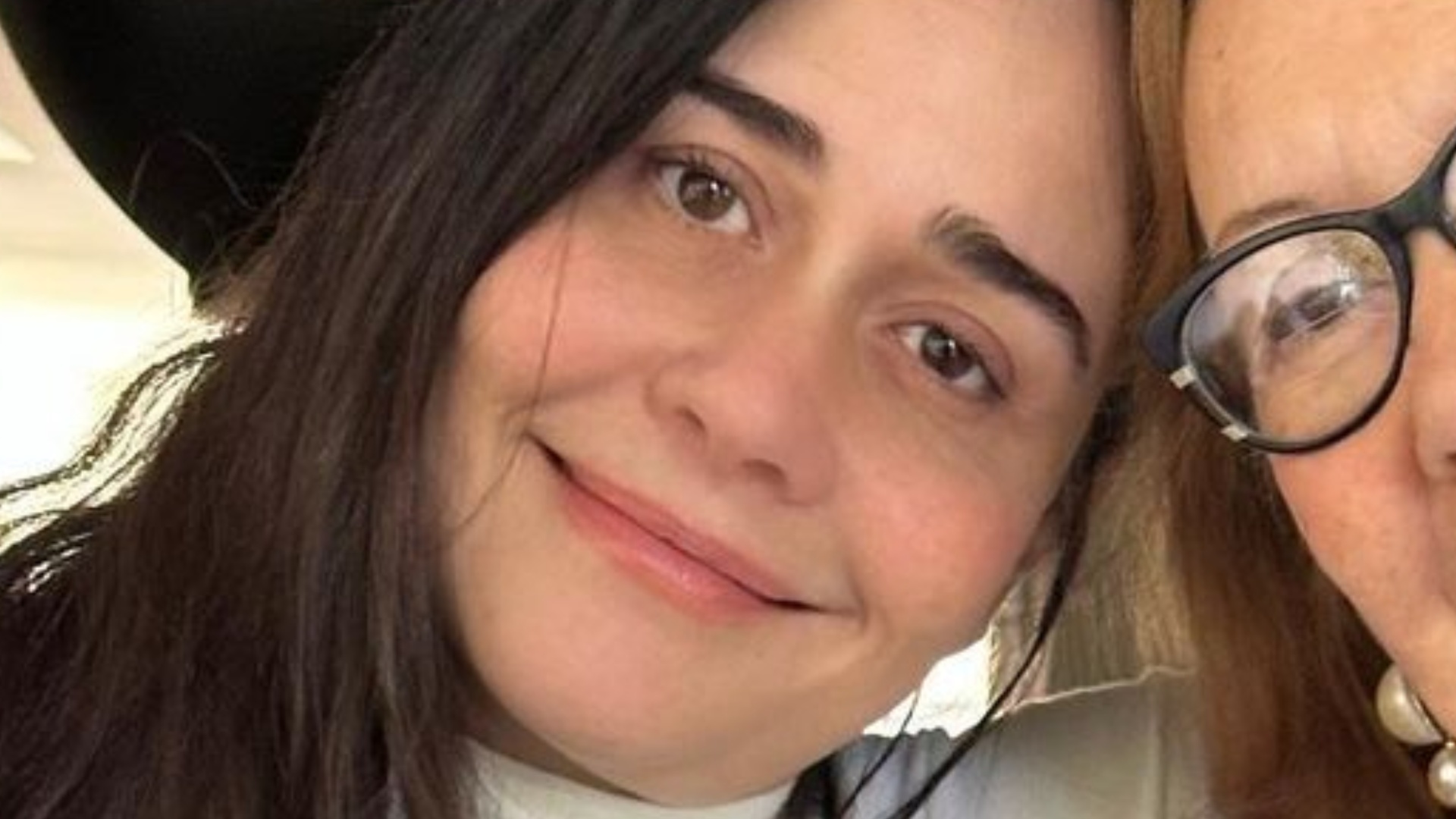 Alessandra Negrini posta foto com a mãe e fãs não perdoam: ”Minha sogra”