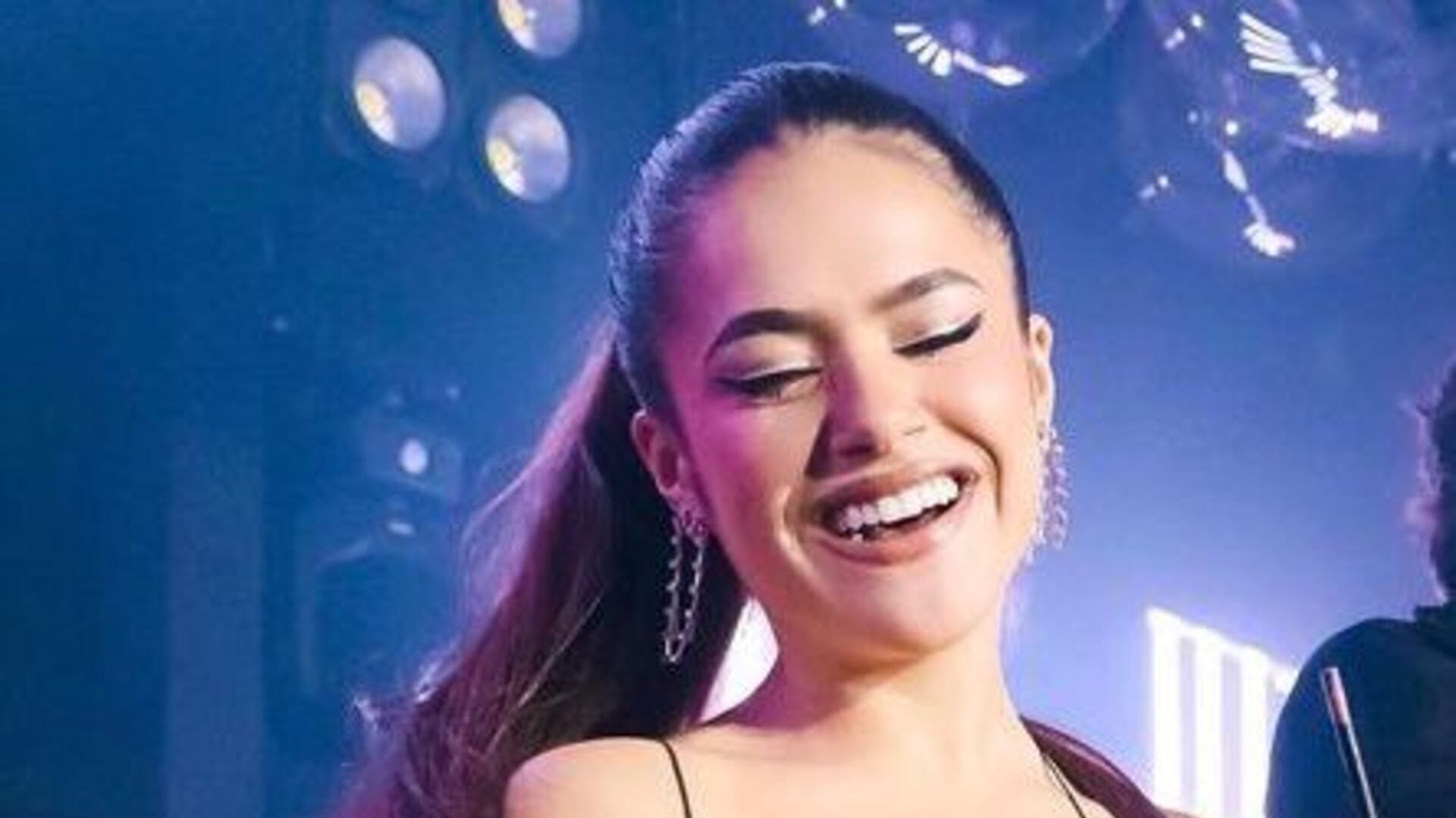 Maisa Silva encanta seguidores ao compartilhar mais fotos de sua festa de aniversário