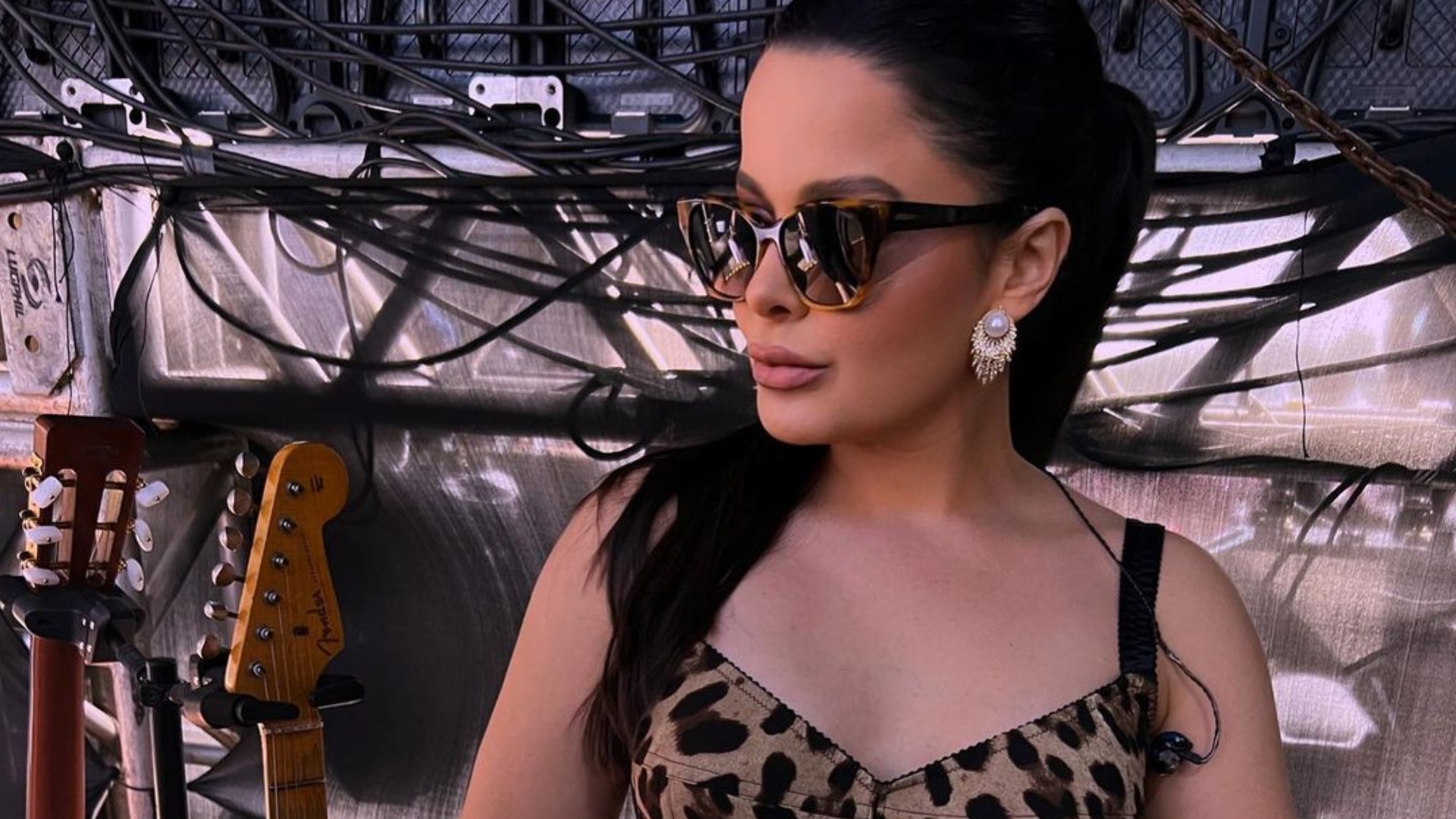 Magérrima, Maraisa choca com silhueta escultural em look justíssimo: ”Muito gata”