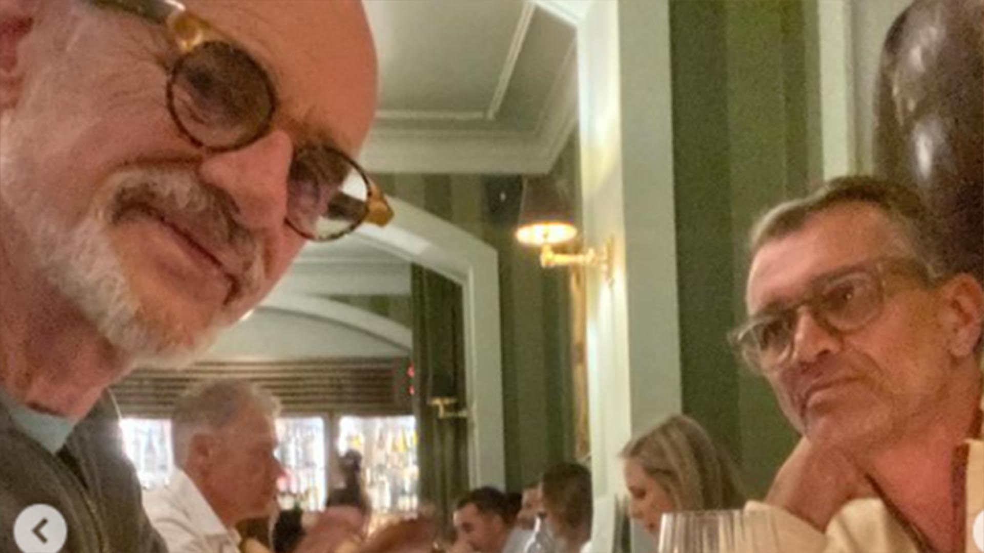 Marcos Caruso curte viagem de férias com o namorado em Portugal