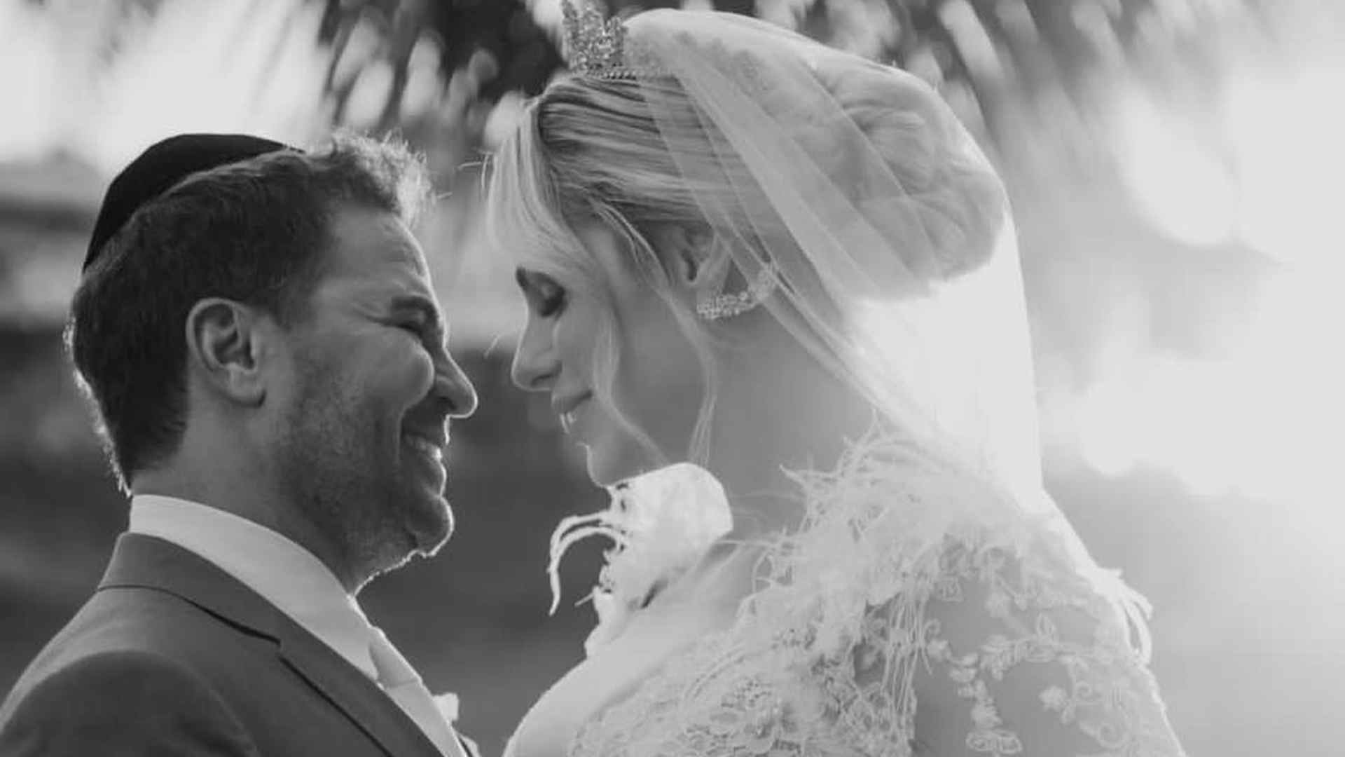 Mariana Polastreli celebra primeiro mês de casada com Eduardo Costa: “Bodas de beijinho”