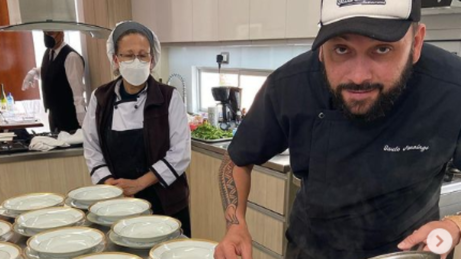 Chef brasileiro que participou do menu da coroação revela convite: ‘Muita humildade’