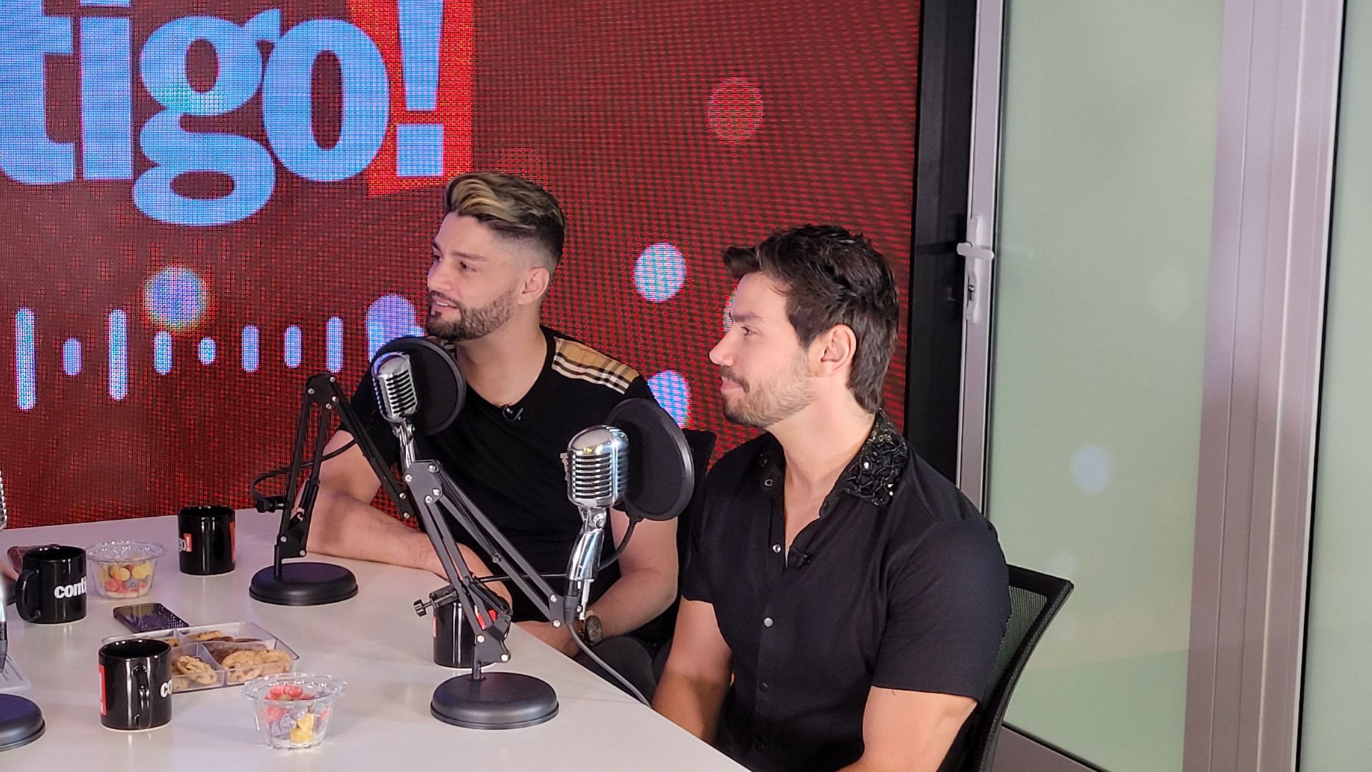 Munhoz e Mariano abrem o jogo sobre assédio de fãs: ‘Envolveu’