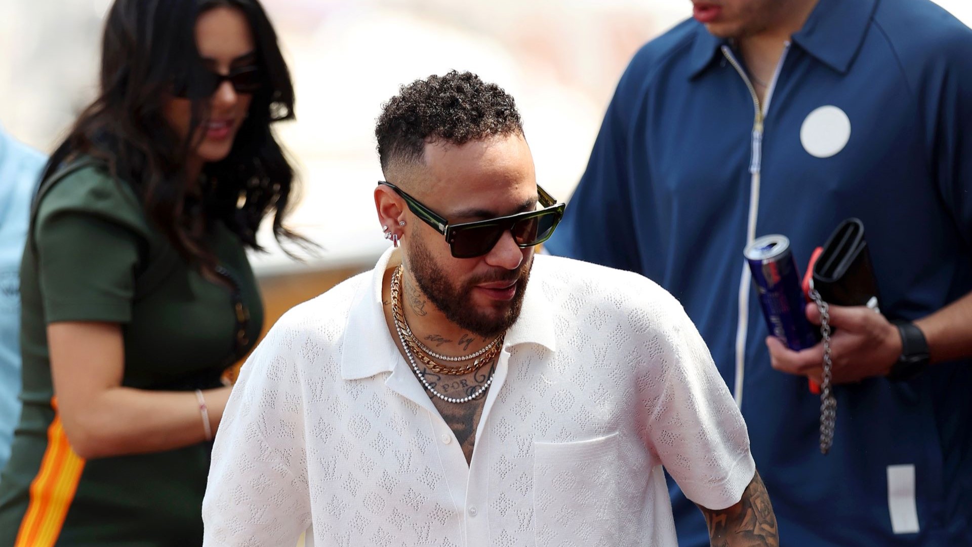 Neymar é criticado por indiferença com namorada que está grávida
