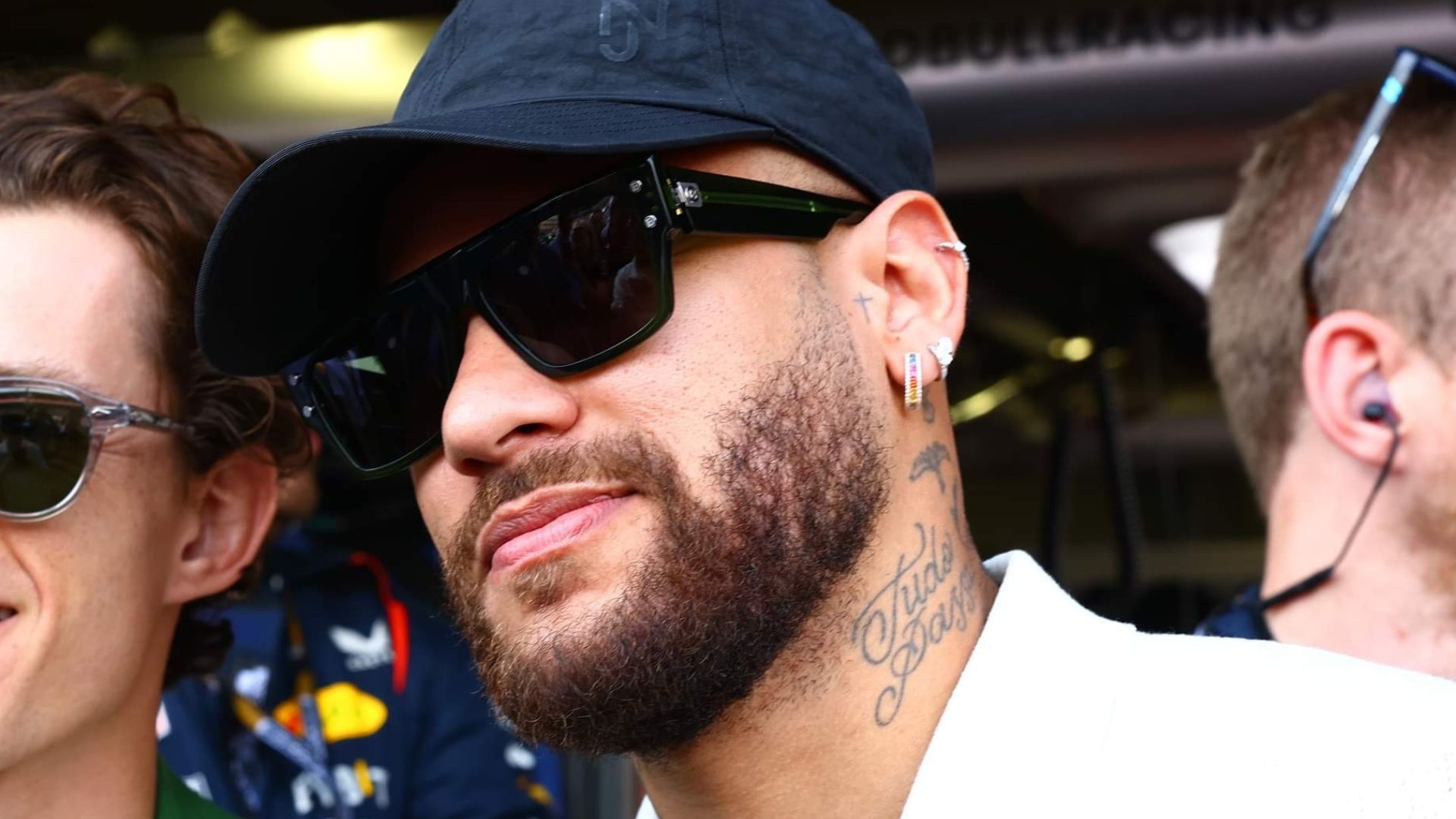 Neymar curte corrida de Fórmula 1 com os amigos em Mônaco