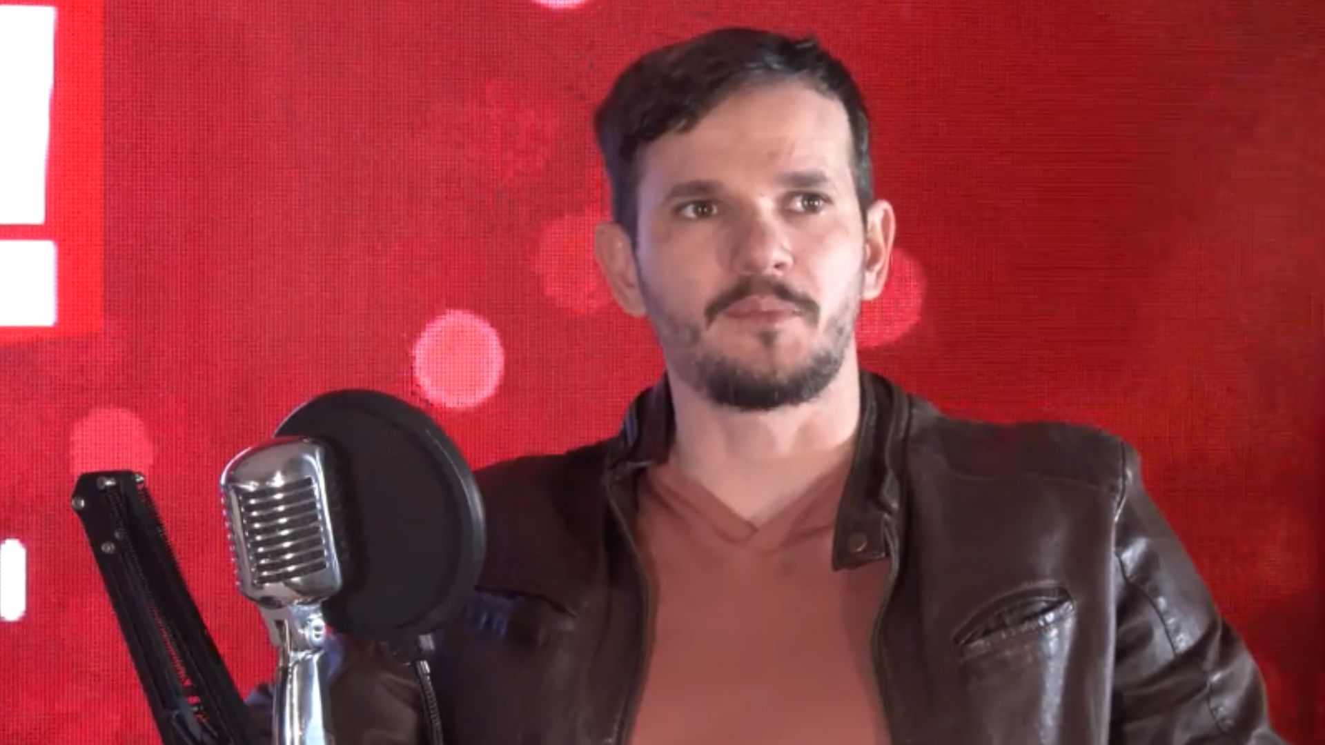 Padre Patrick Fernandes confessa que fez piada com termo capacitista: ‘Errado’