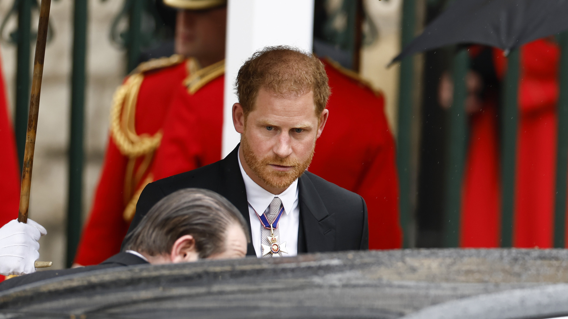 Príncipe Harry recebe pedido de desculpas em meio a batalha judicial
