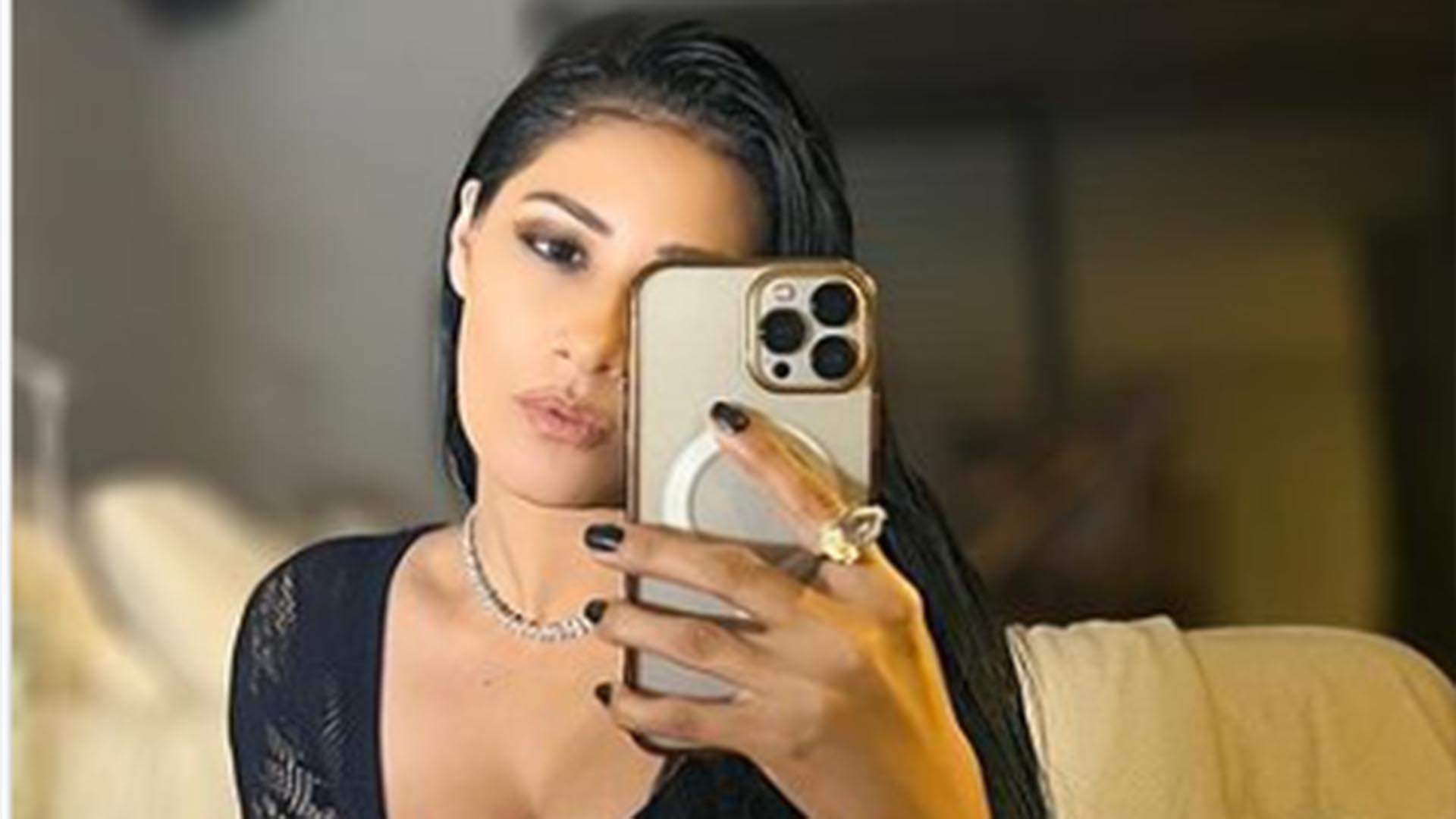 Simaria sensualiza na internet após não ser vista na festa da irmã, Simone