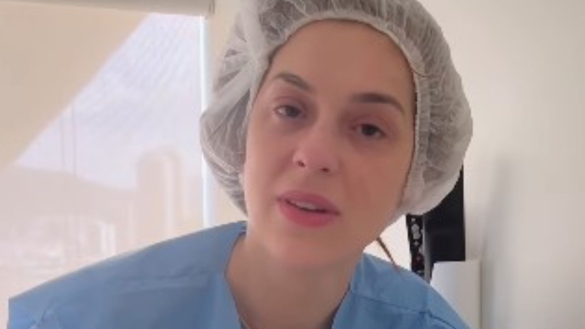 Sophia Abrahão diverte seguidores ao gravar reação após procedimento com sedação