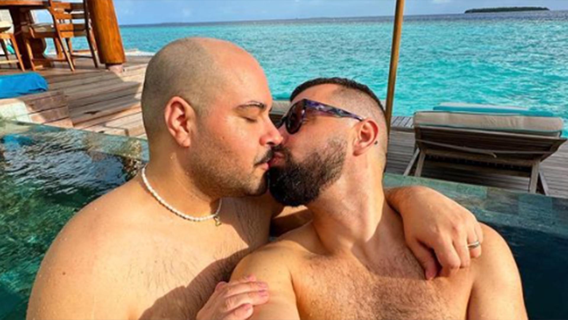 Tiago Abravanel curte a lua de mel em destino paradisíaco com o marido, Fernando Poli