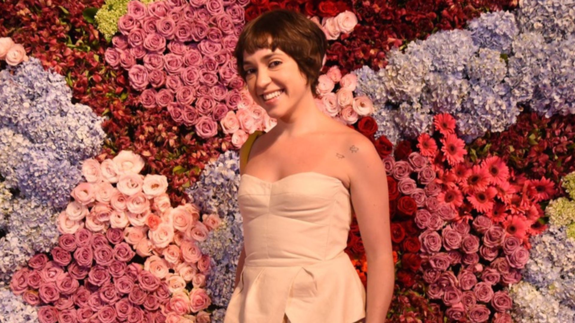 Atriz de Todas as Flores tem carreira de influencer nas redes: ‘Criei uma persona’