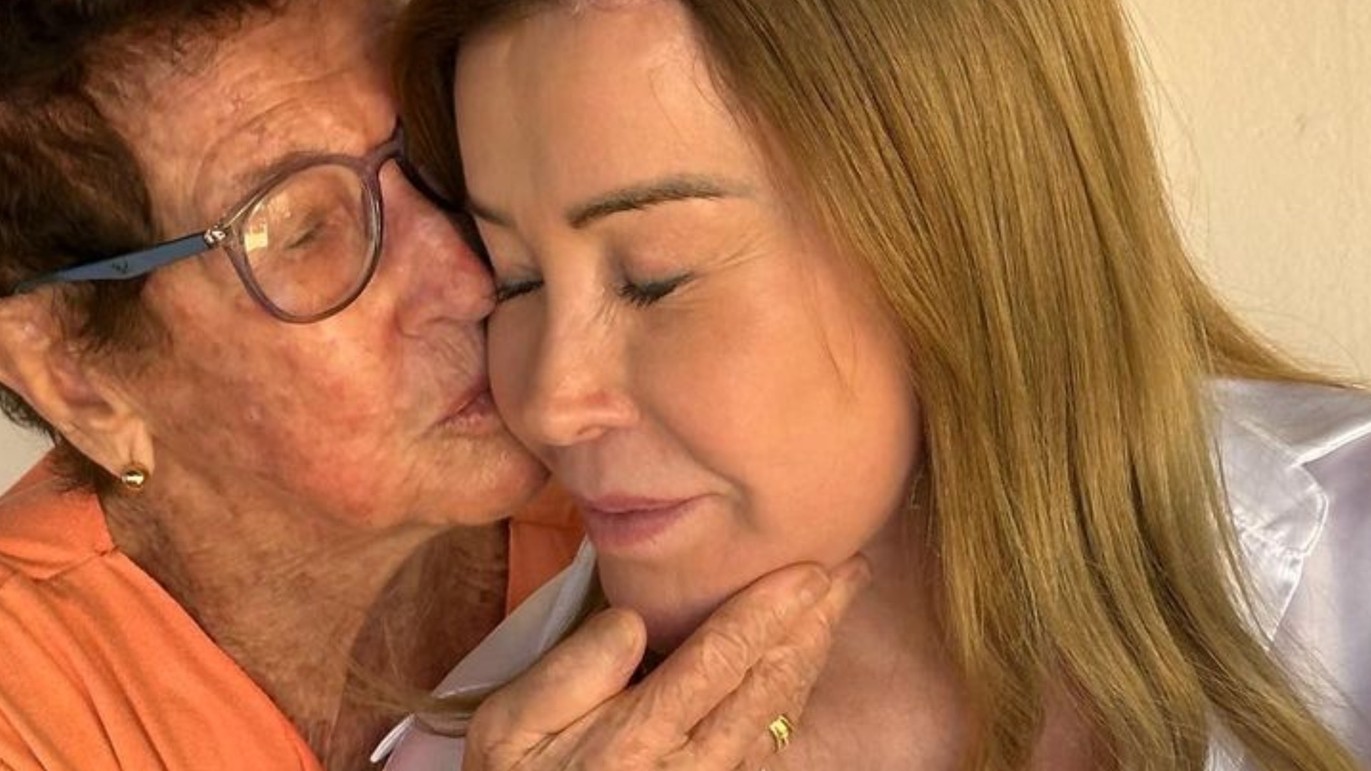 Após anos, Zilu Camargo reencontra a mãe e se despede: ‘Tenho que ir’