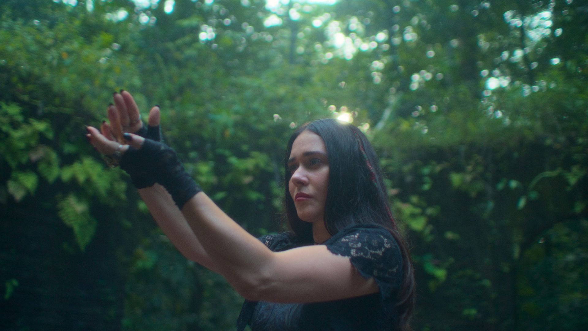 Alessandra Negrini entrega desafios de ser Cuca em Cidade Invisível: ‘Humanizar’