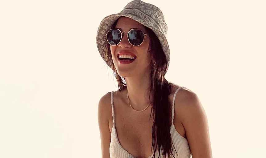 De biquíni e micro shorts, Ana Clara impressiona ao exibir corpão sarado: “Maravilhosa”