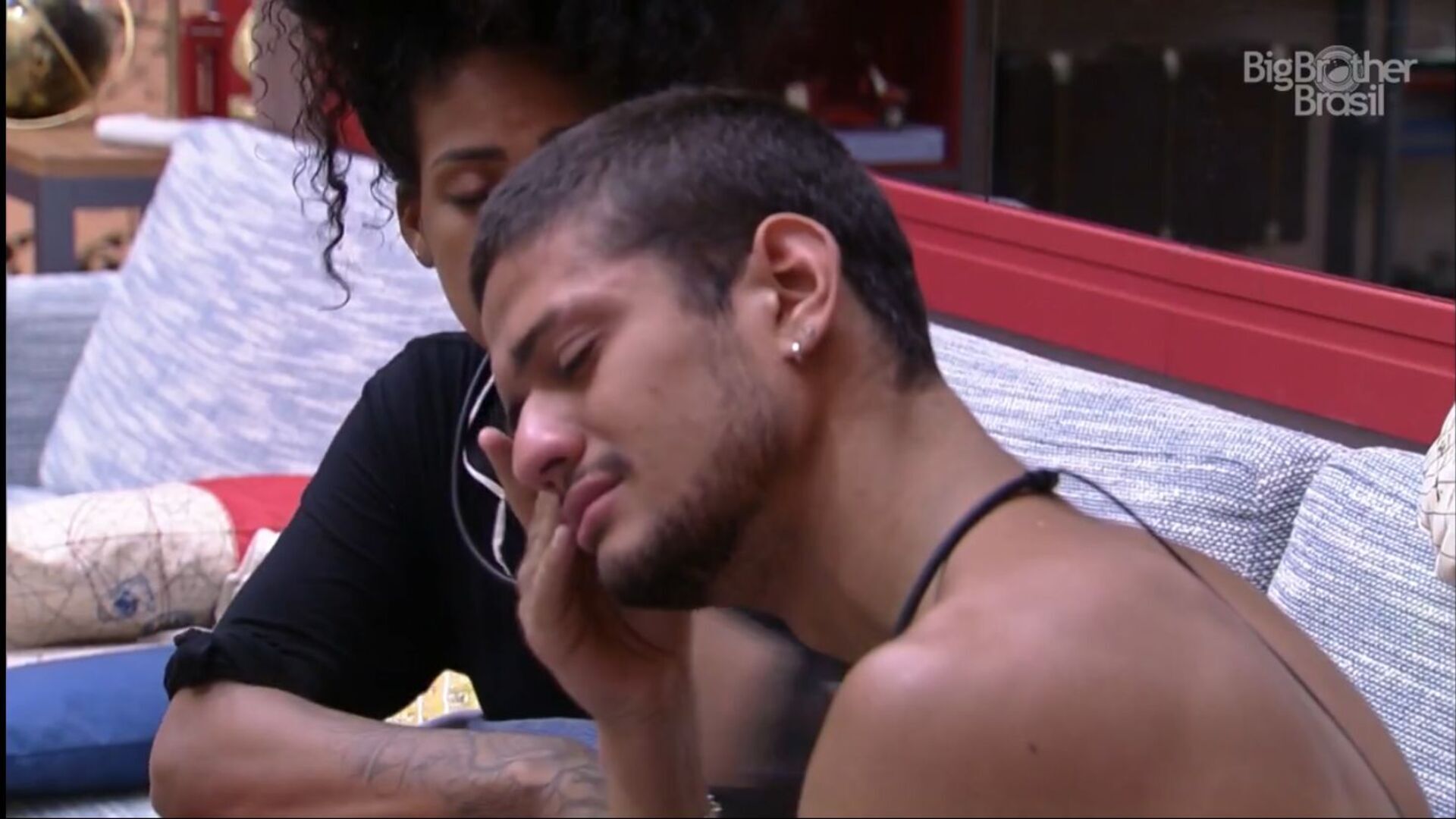 BBB 23: Gabriel Santana é questionado sobre forma que tratou Sarah na festa: “Super ignorante”