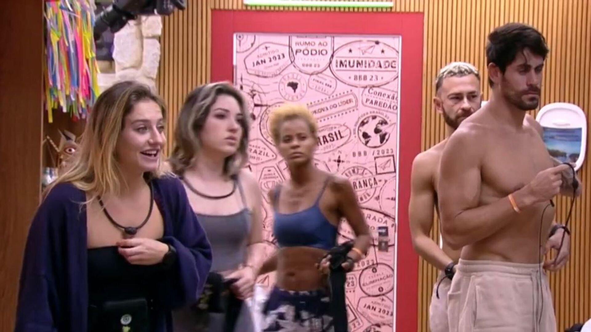 BBB 23: Guimê revolta brothers ao acordá-los com alarme durante a madrugada