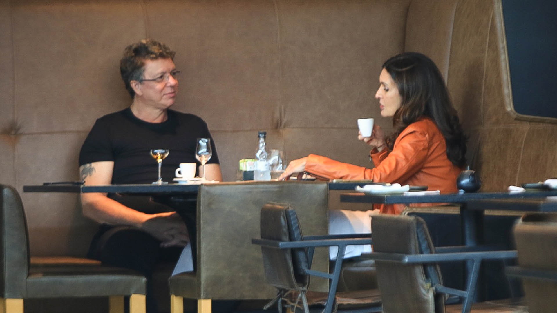 Boninho e Fátima Bernardes curtem almoço juntos no Rio de Janeiro