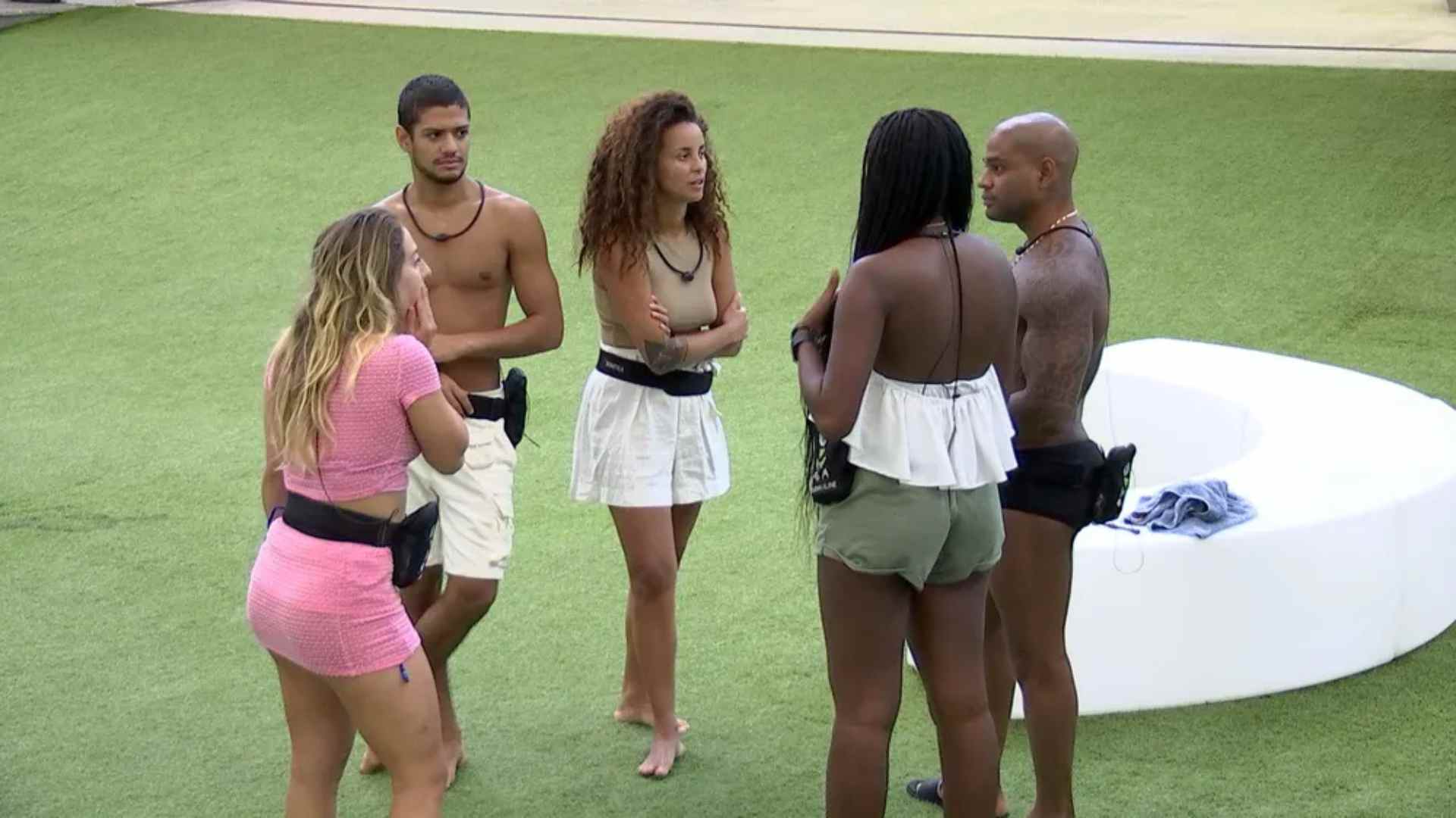 BBB 23: Detalhe inusitado faz Bruna Griphao desconfiar de Dania Mendez