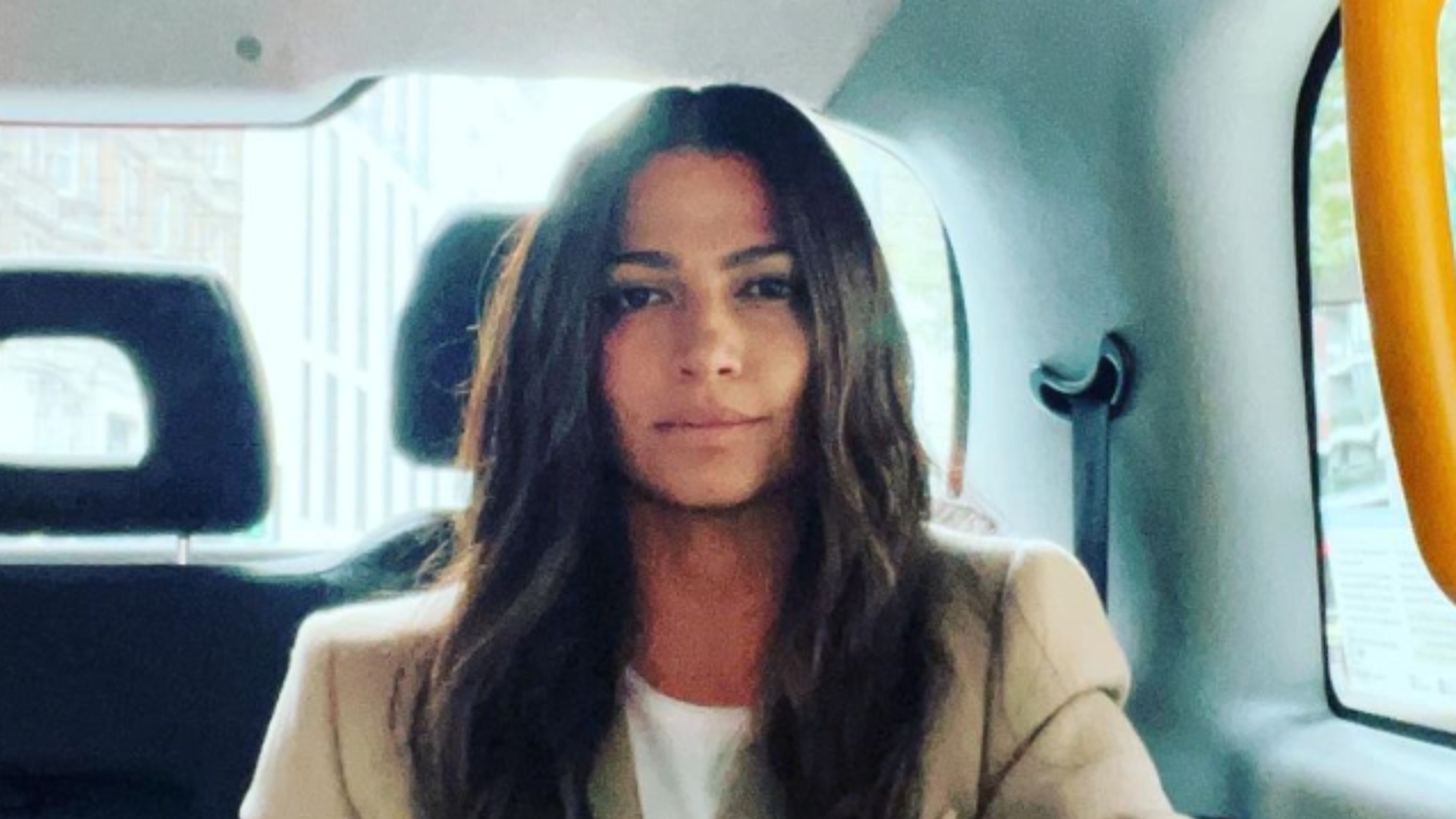 Camilla Alves expõe susto em avião atingido por raio nos Estados Unidos