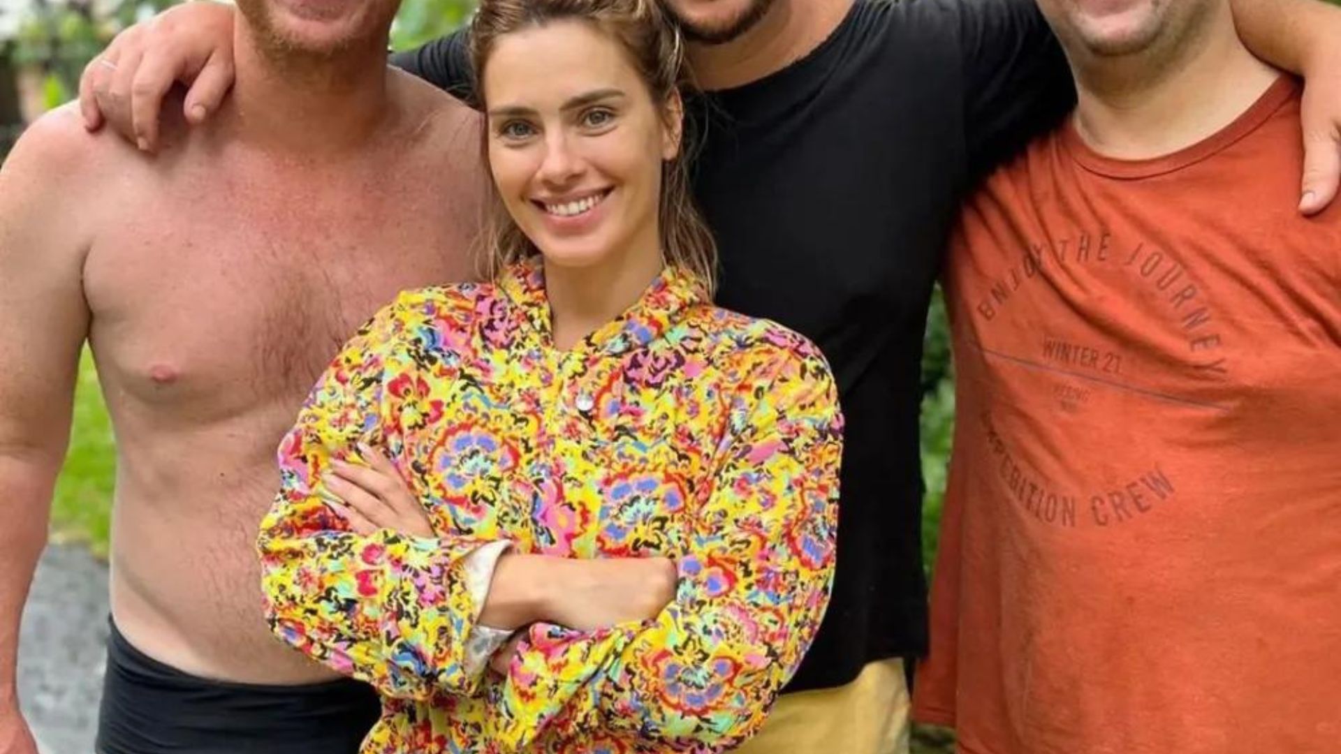 Carolina Dieckmann reúne os três irmãos em foto e fãs reagem: “Muito diferentes”