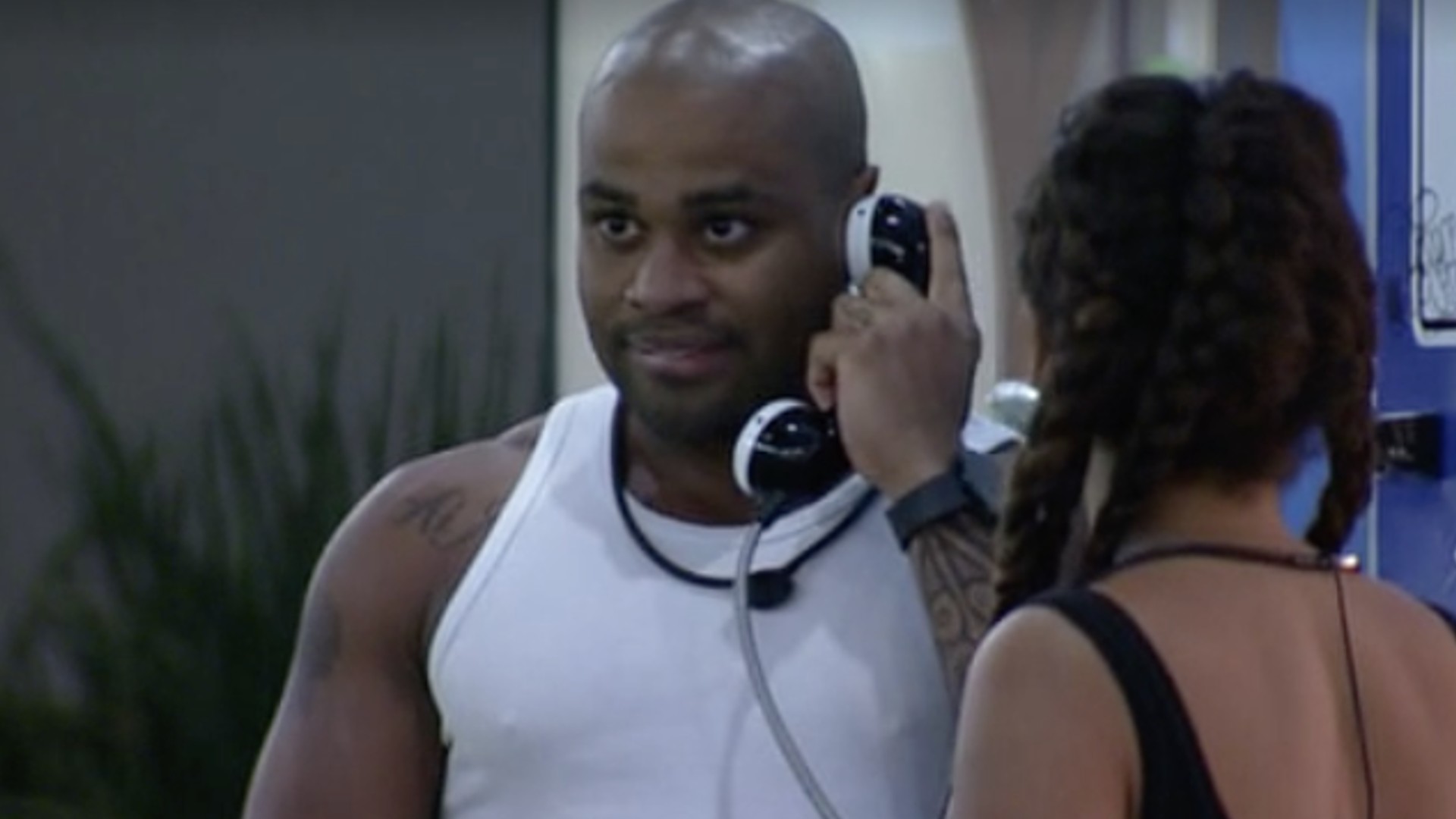 BBB 23: Cezar Black atende o Big Fone e toma decisão importante no jogo