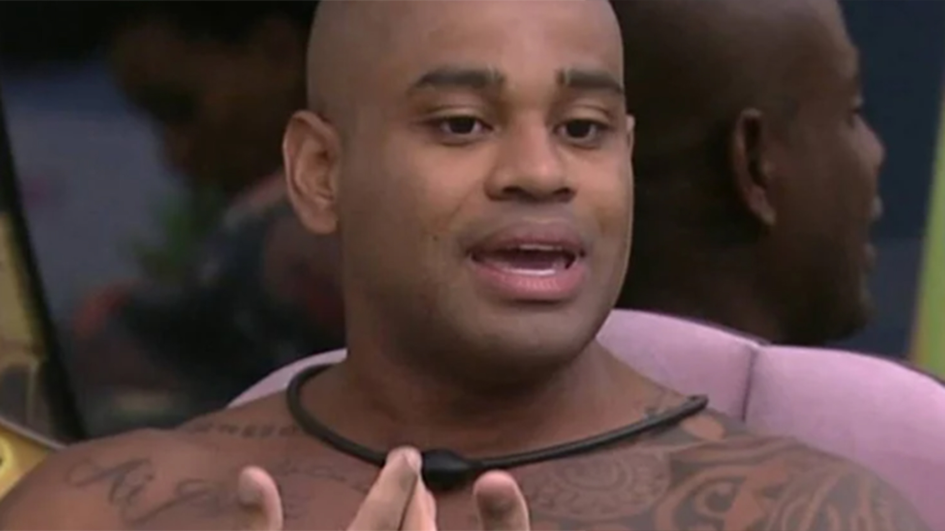 BBB 23: Cezar Black pede desculpas para Marvvila e Sarah