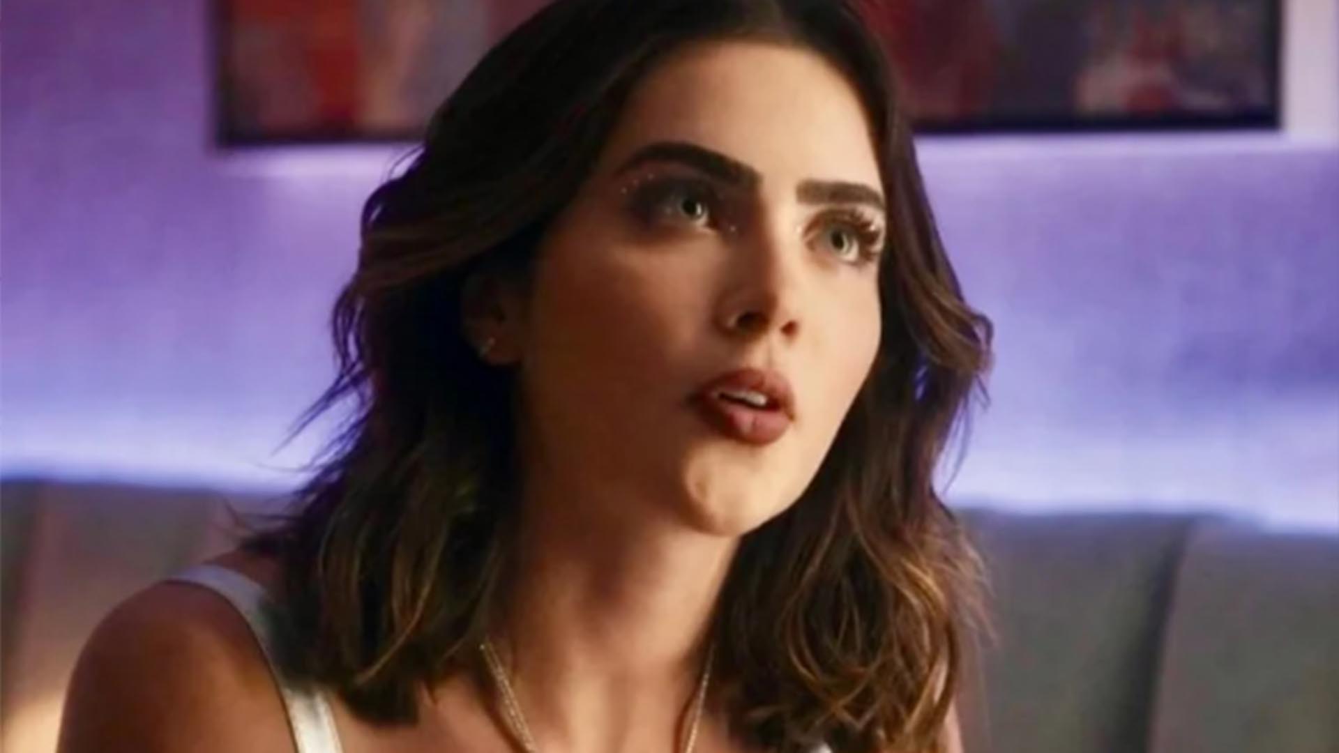 Travessia: Amigas?! Chiara busca apoio de Brisa em momento difícil