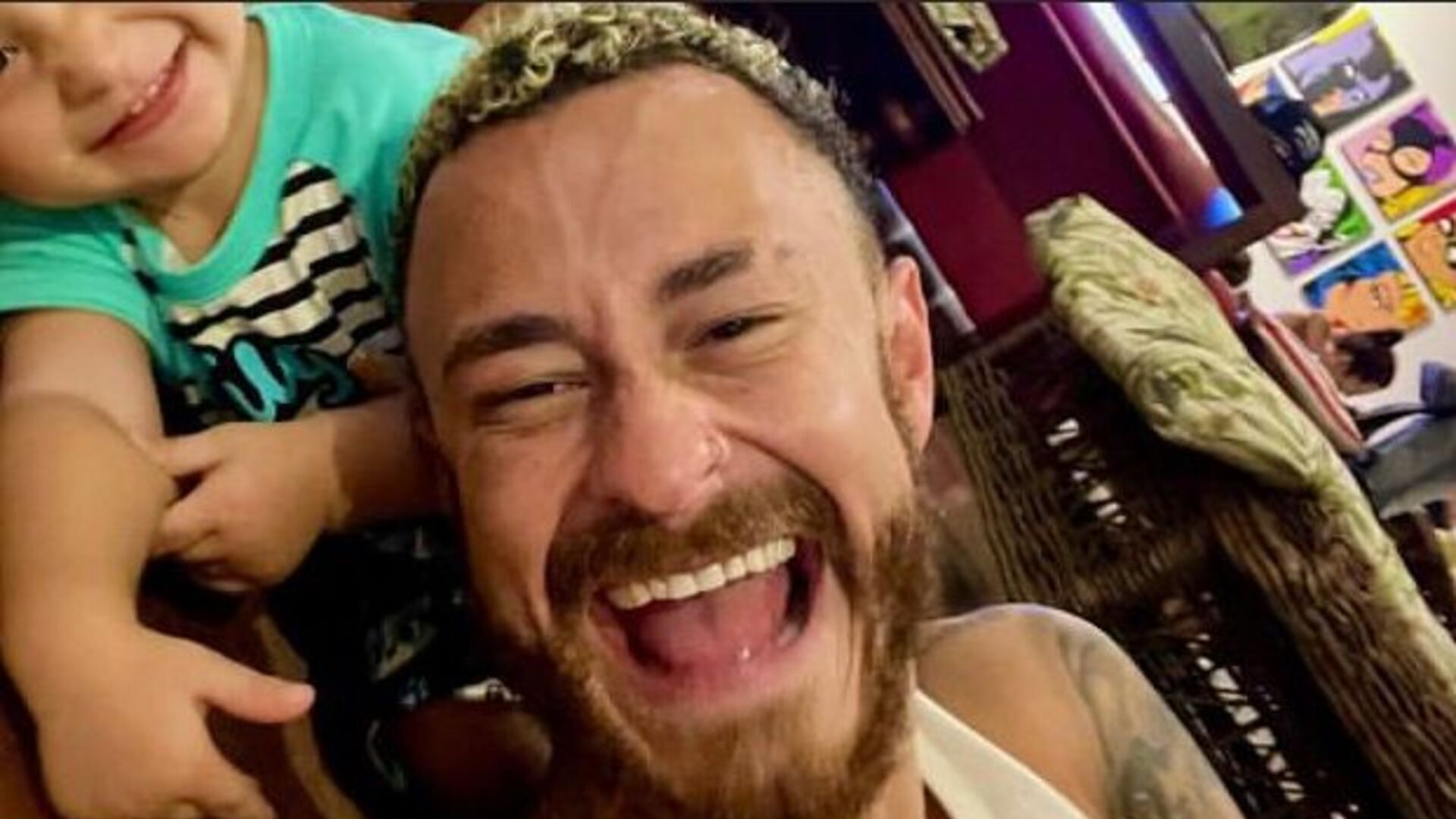 Fred Desimpedidos posta primeira foto ao lado do filho Cris depois do BBB 23