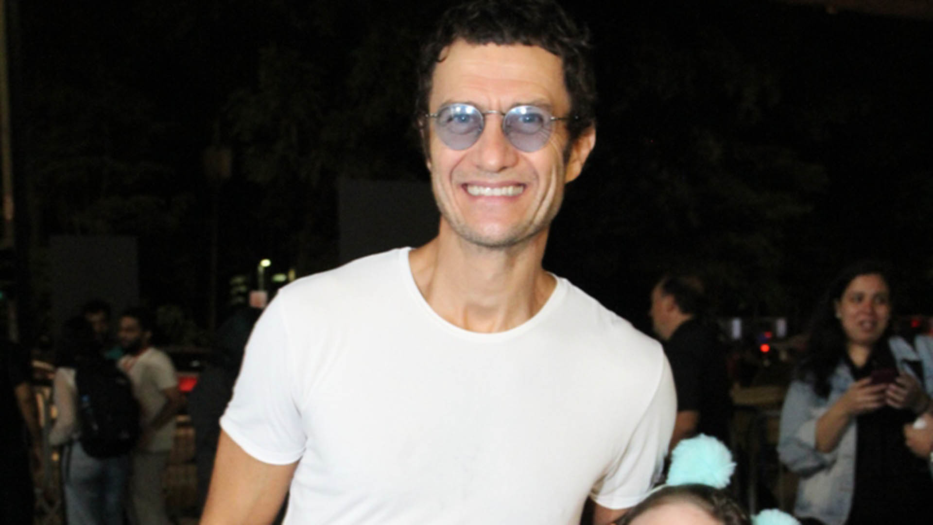 Gabriel Braga Nunes faz rara aparição com a filha mais velha, Maria
