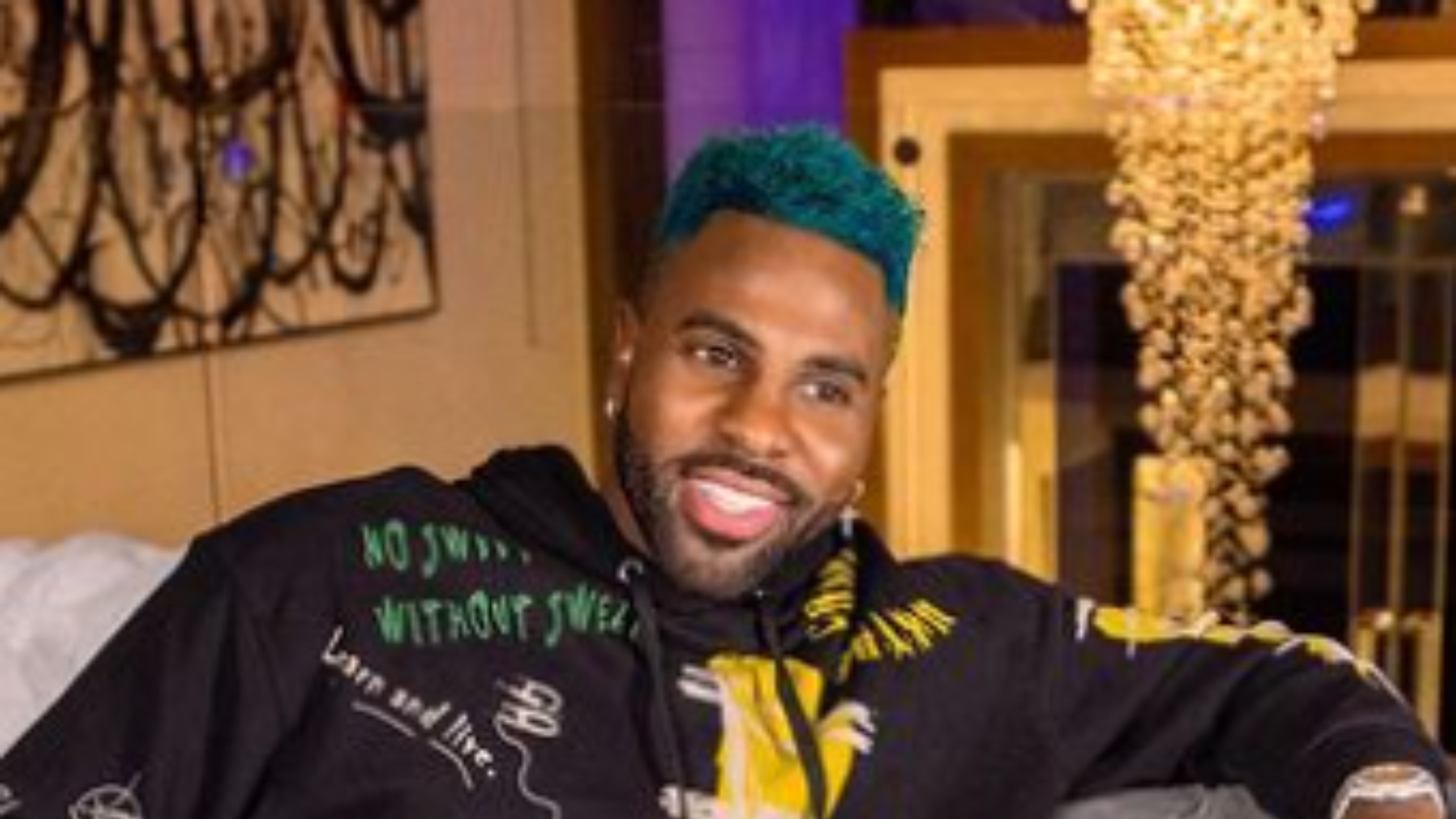Jason Derulo impressiona ao deixar gorjeta enorme para garçom