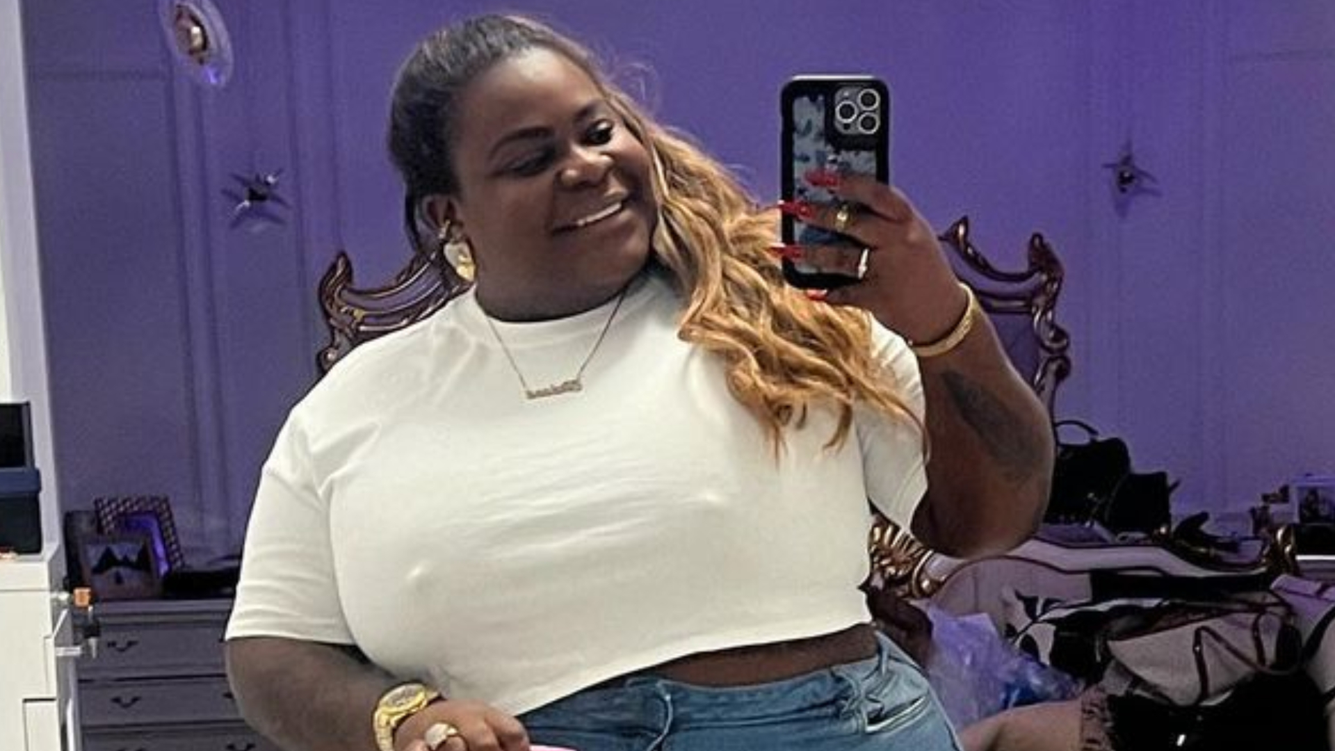 De mochila de rodinha e material personalizado, Jojo Todynho vai para faculdade: ”Frio na barriga”