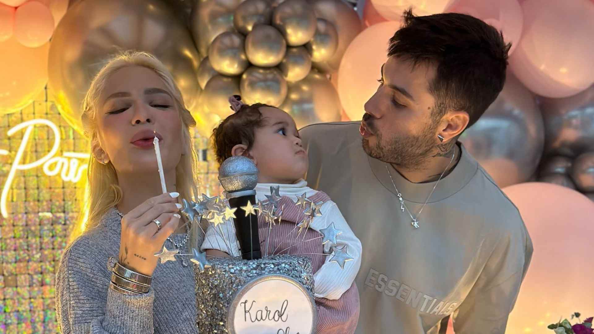 Karoline Lima comemora aniversário ao lado da filha e do namorado: “Rodeada de amor”