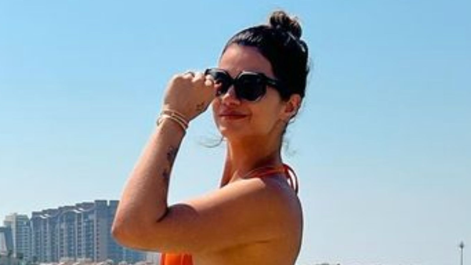 De biquíni mínimo, Kelly Key escandaliza com corpo escultural em Dubai