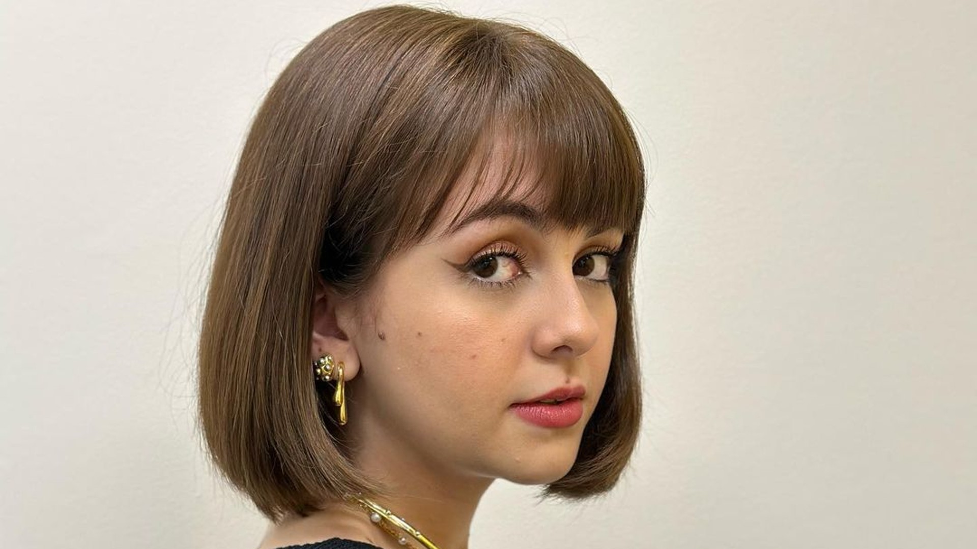 Klara Castanho se emociona ao falar da importância dos pais em sua saúde mental: “Cruciais em minha vida”
