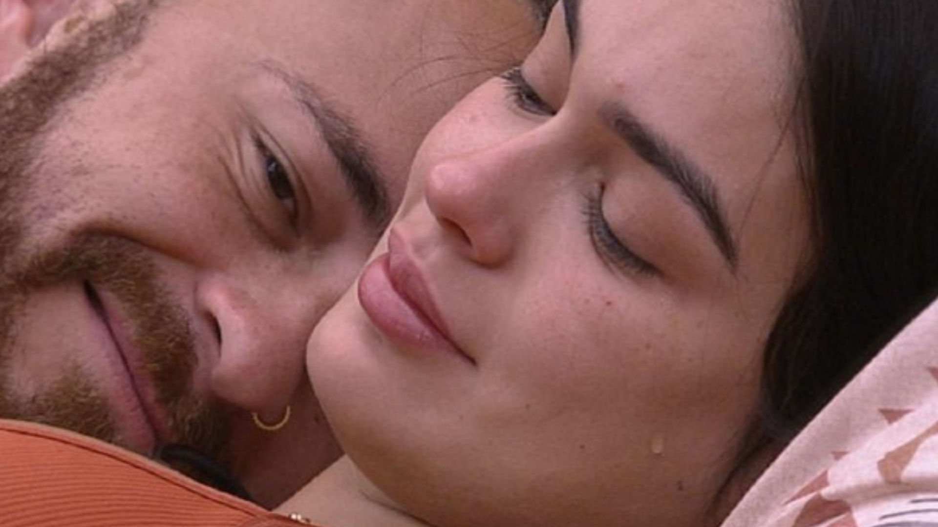 BBB 23: Emparedada, Larissa chora e reflete sobre estadia na casa: ”To tranquila”