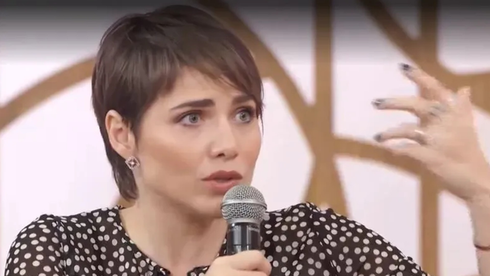 Letícia Colin critica armas de brinquedo para crianças: “O que estamos naturalizando?”