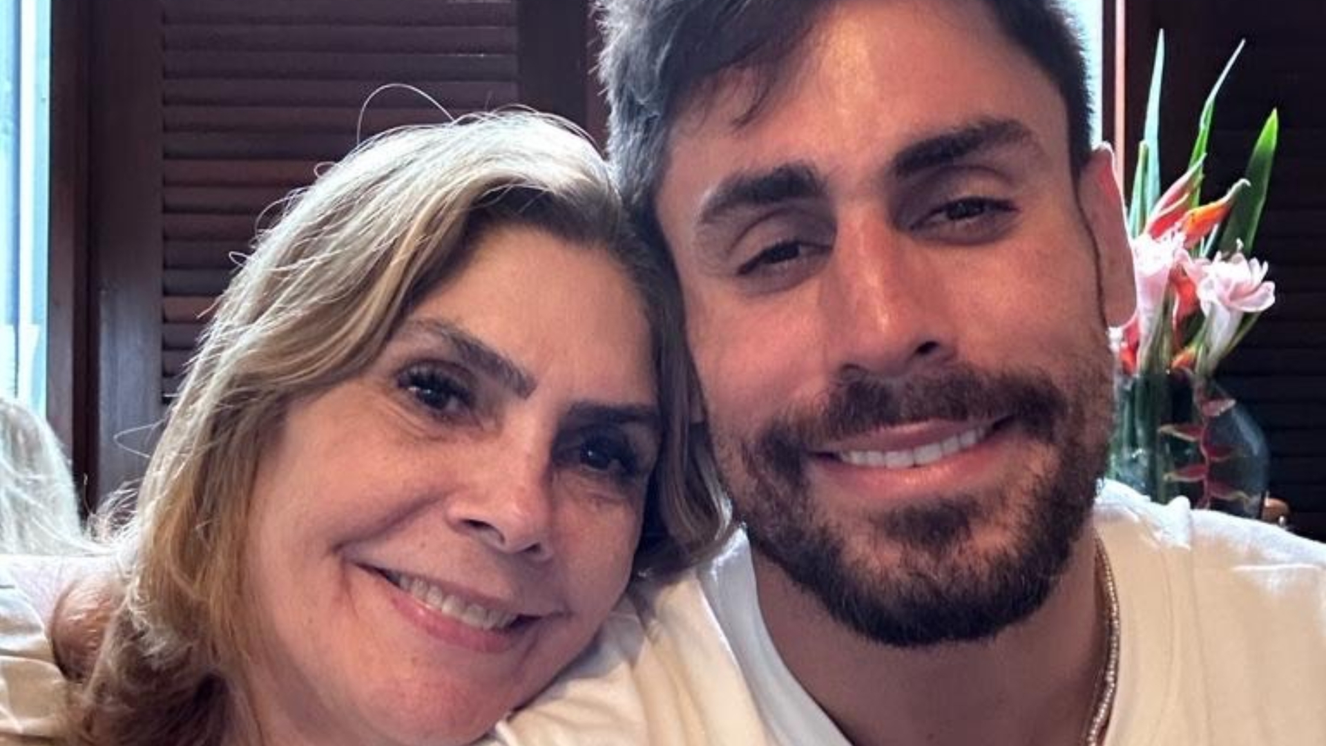 Após eliminação de Sapato, mãe do lutador apoia comentário acusador: ”Caiu numa arapuca”