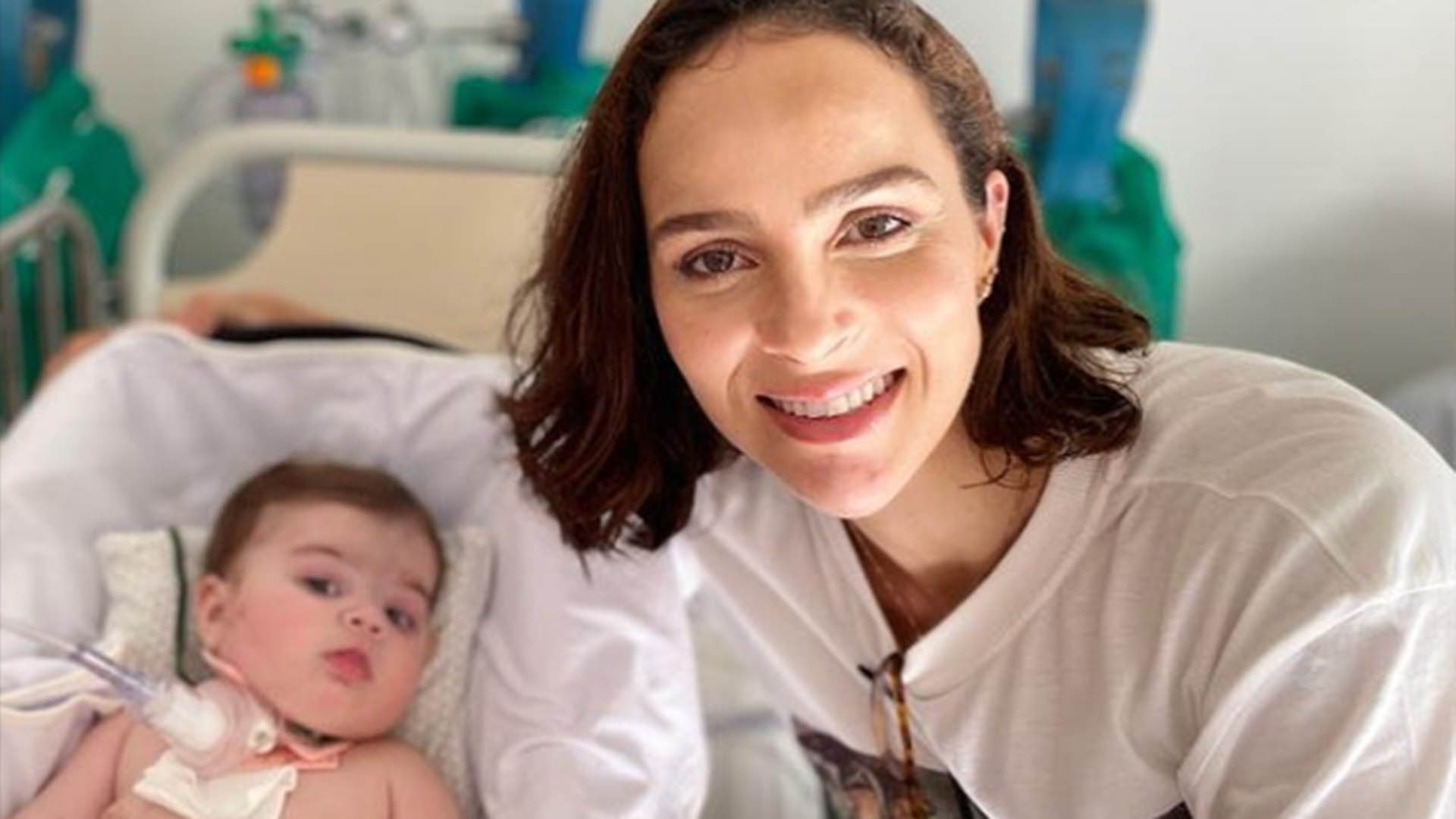 Esposa de Juliano Cazarré diz que a filha caçula, Maria Guilhermina, foi internada