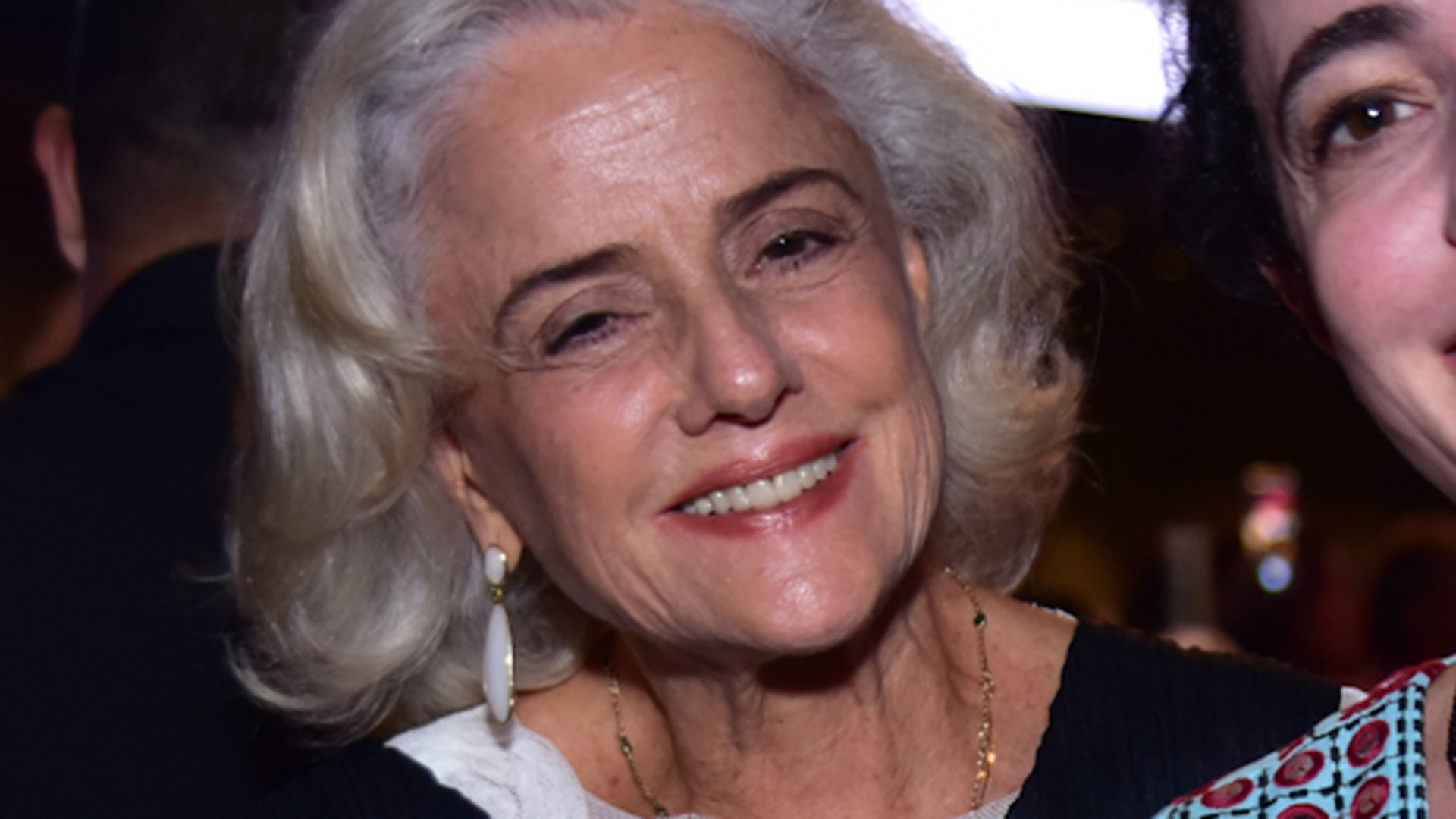 Marieta Severo faz rara aparição com a filha no show do ex-marido, Chico Buarque