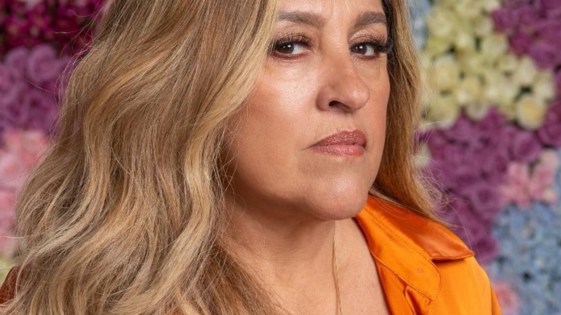 Regina Casé descobriu sucesso de Todas as Flores após falar com pedreiro: ‘A casa vai cair’