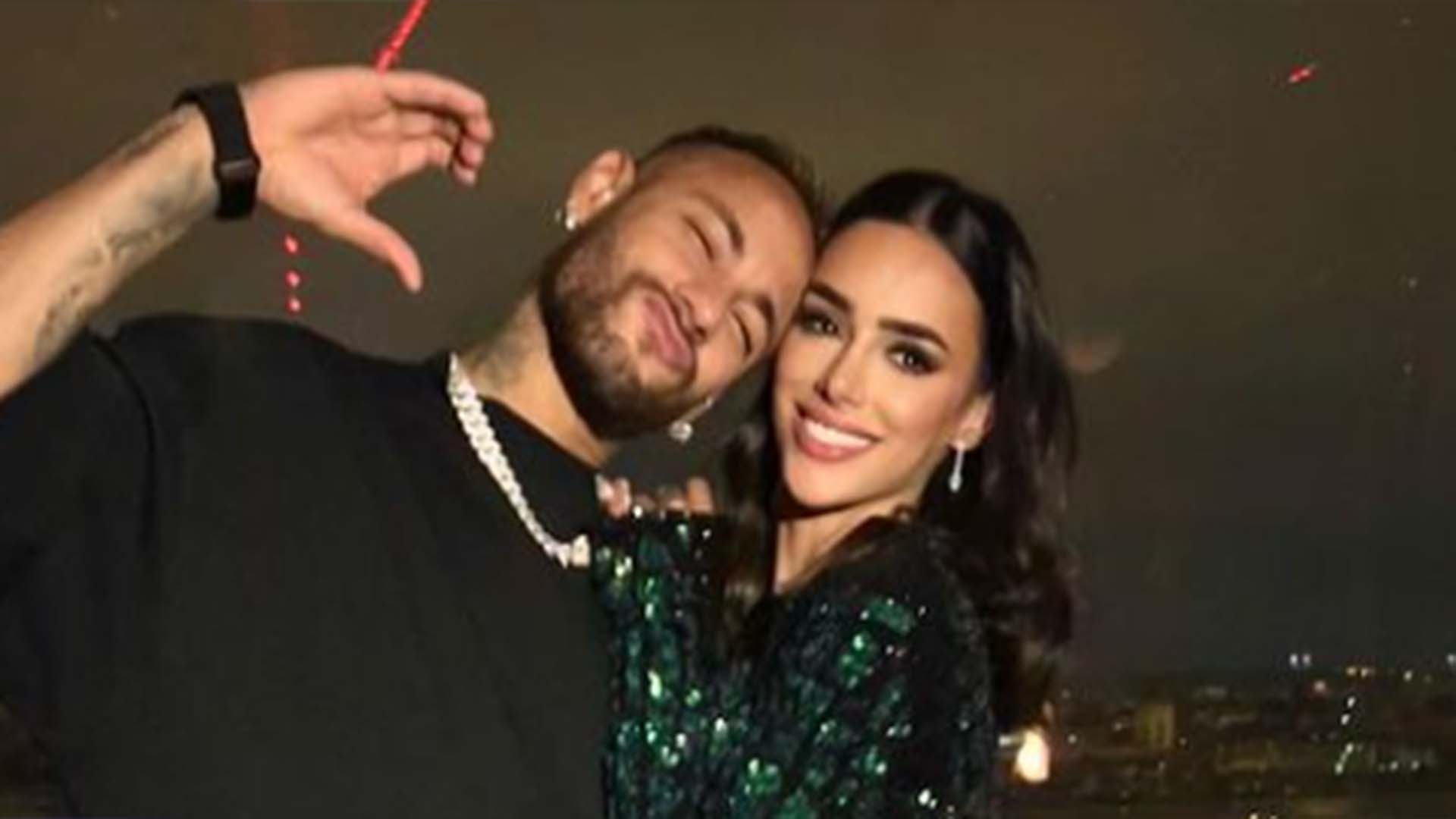 Equipe de Neymar Jr nega boatos de gravidez da namorada dele, Bruna Biancardi