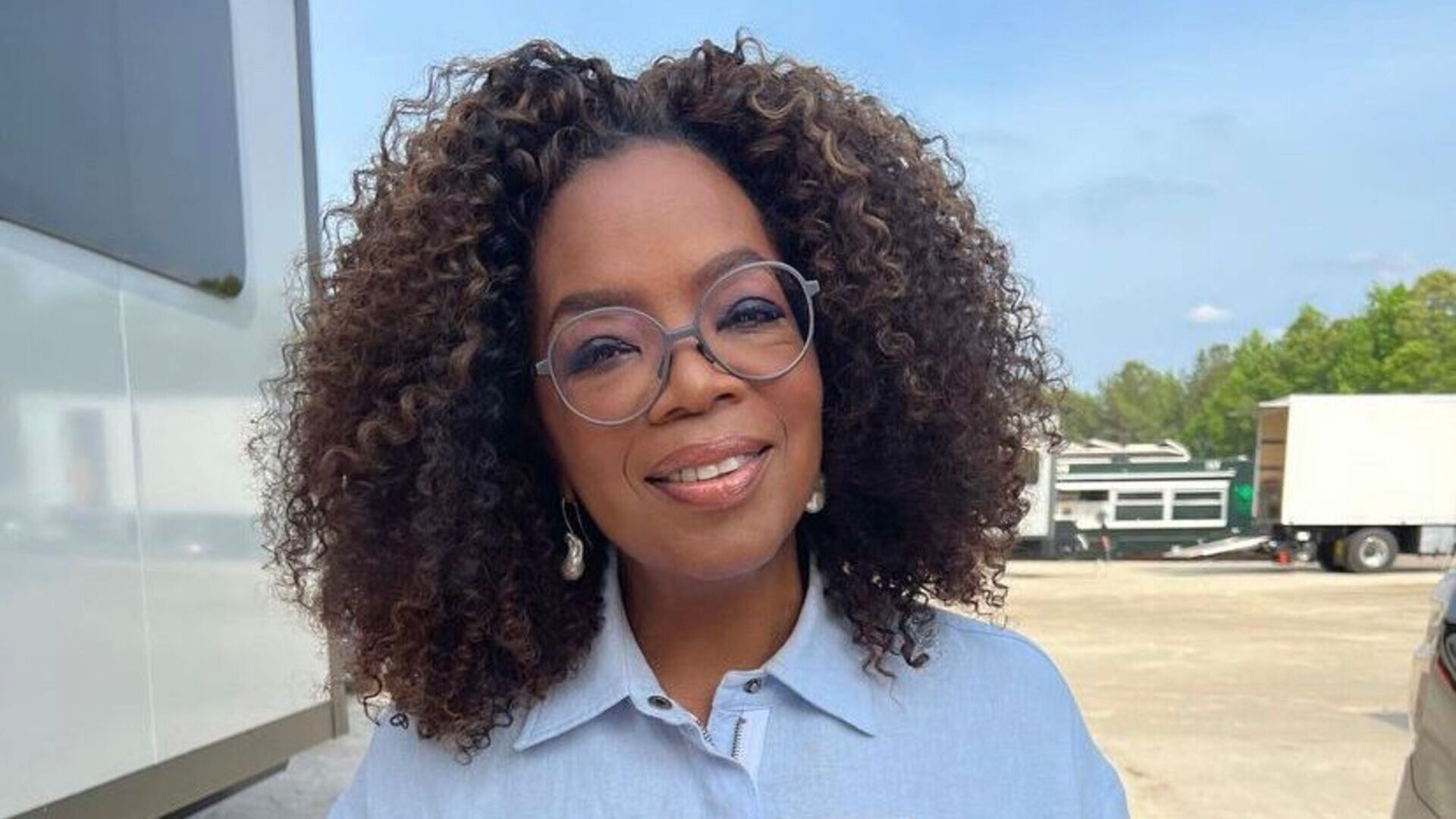 Oprah Winfrey comentou se Príncipe Harry e Meghan Markle deveriam ir à coroação do Rei Charles III
