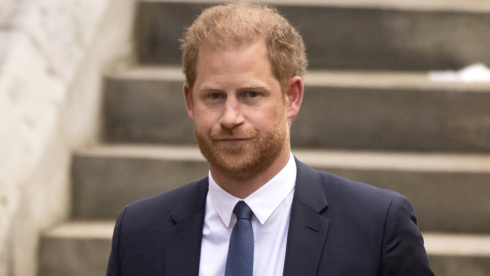 Príncipe Harry aparece de surpresa em Londres. Saiba o motivo!