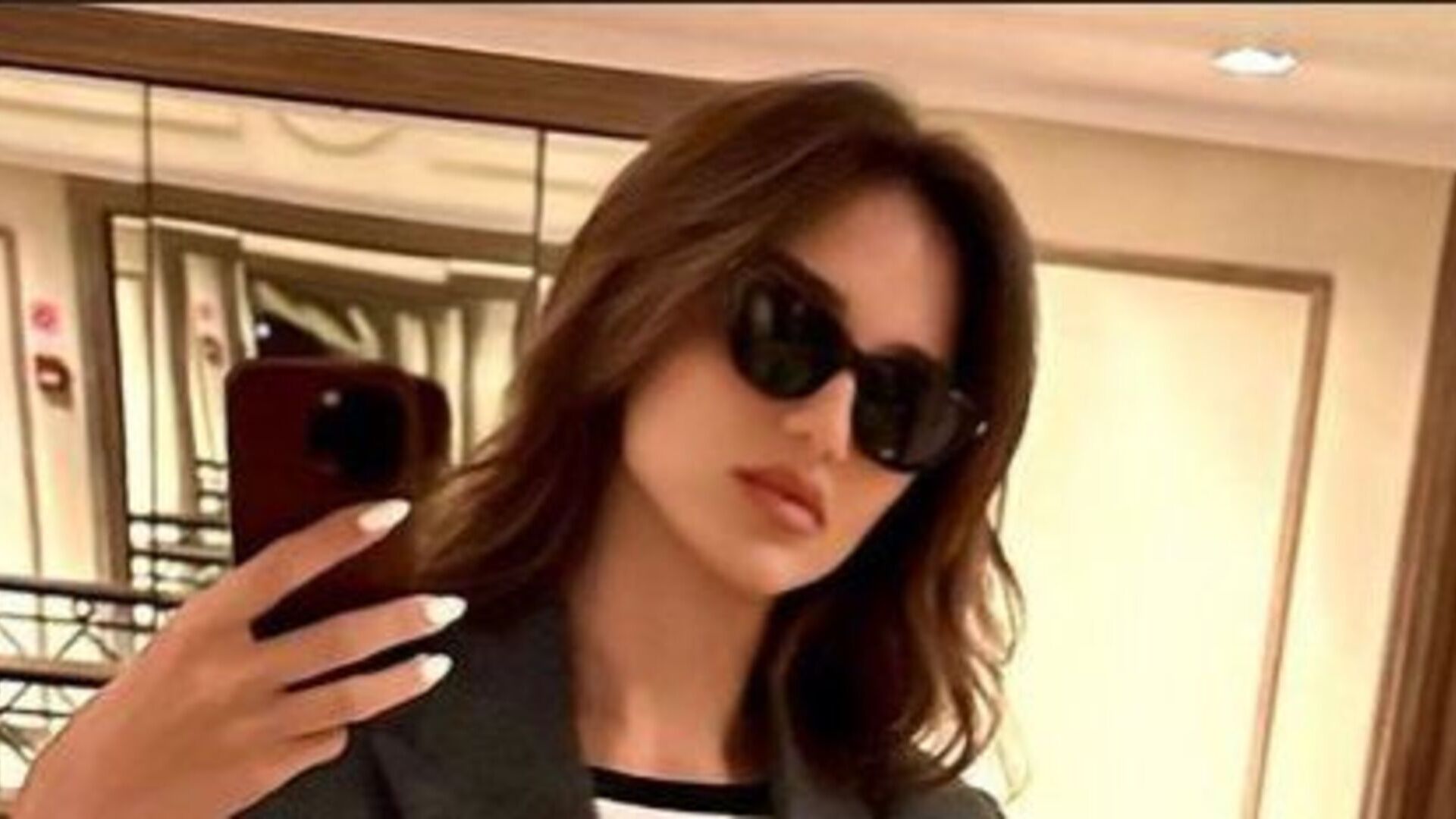 Rafa Kalimann esbanja elegância e estilo ao surgir passeando por São Paulo