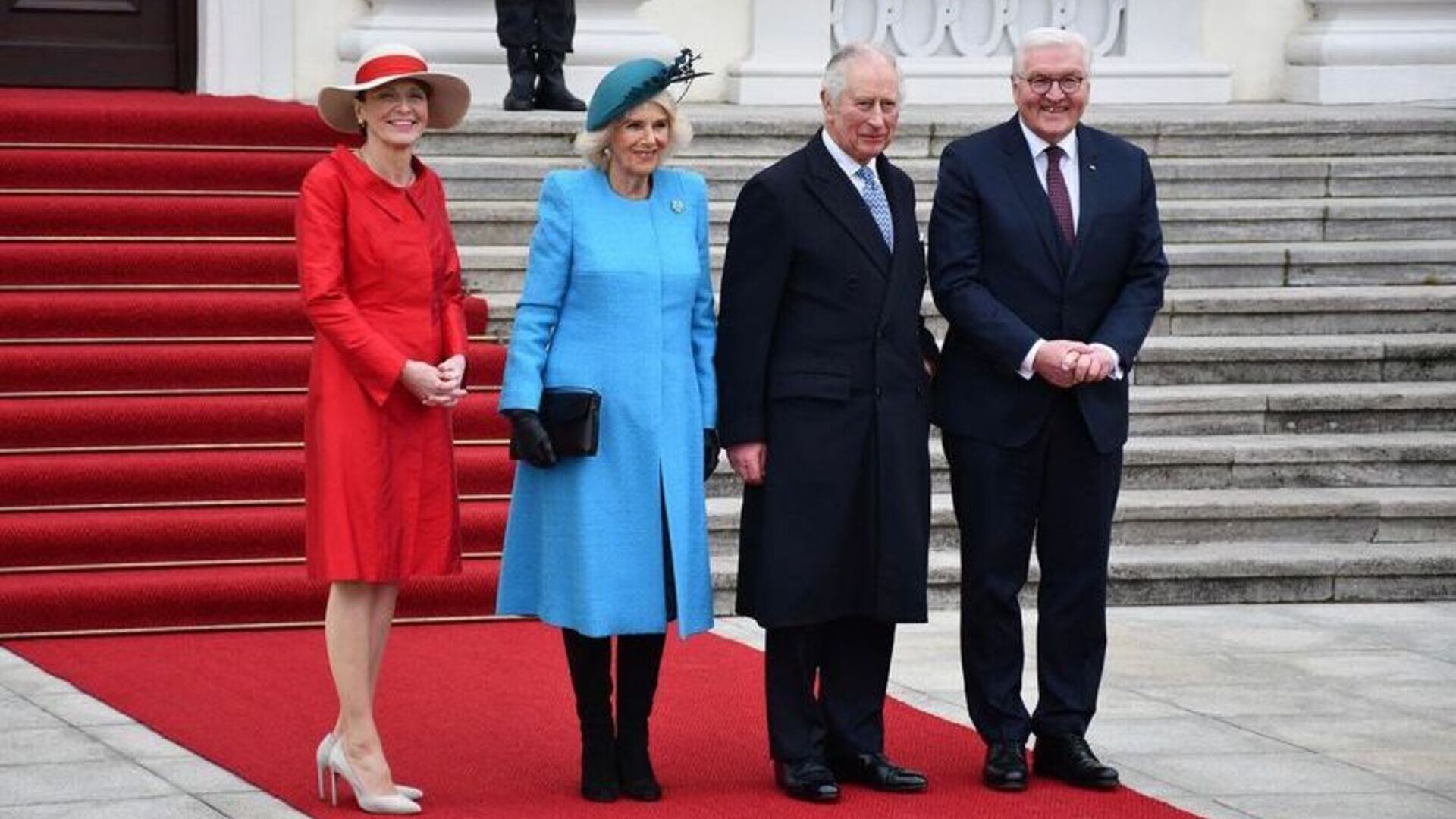 Rei Charles III e Rainha Consorte Camilla Parker realizam primeira viagem internacional como monarcas